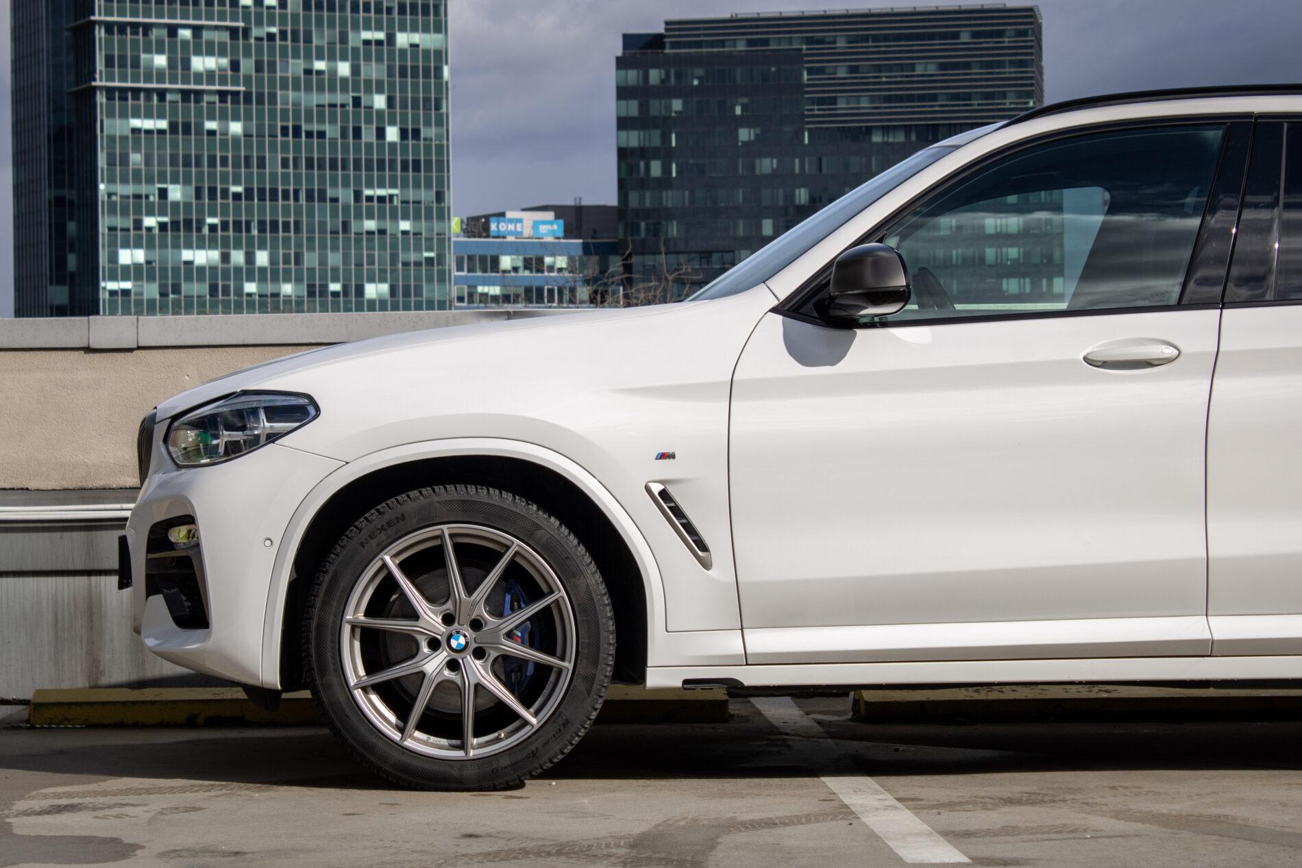 2019 BMW X3 M40i, biela suv, 142 191 km