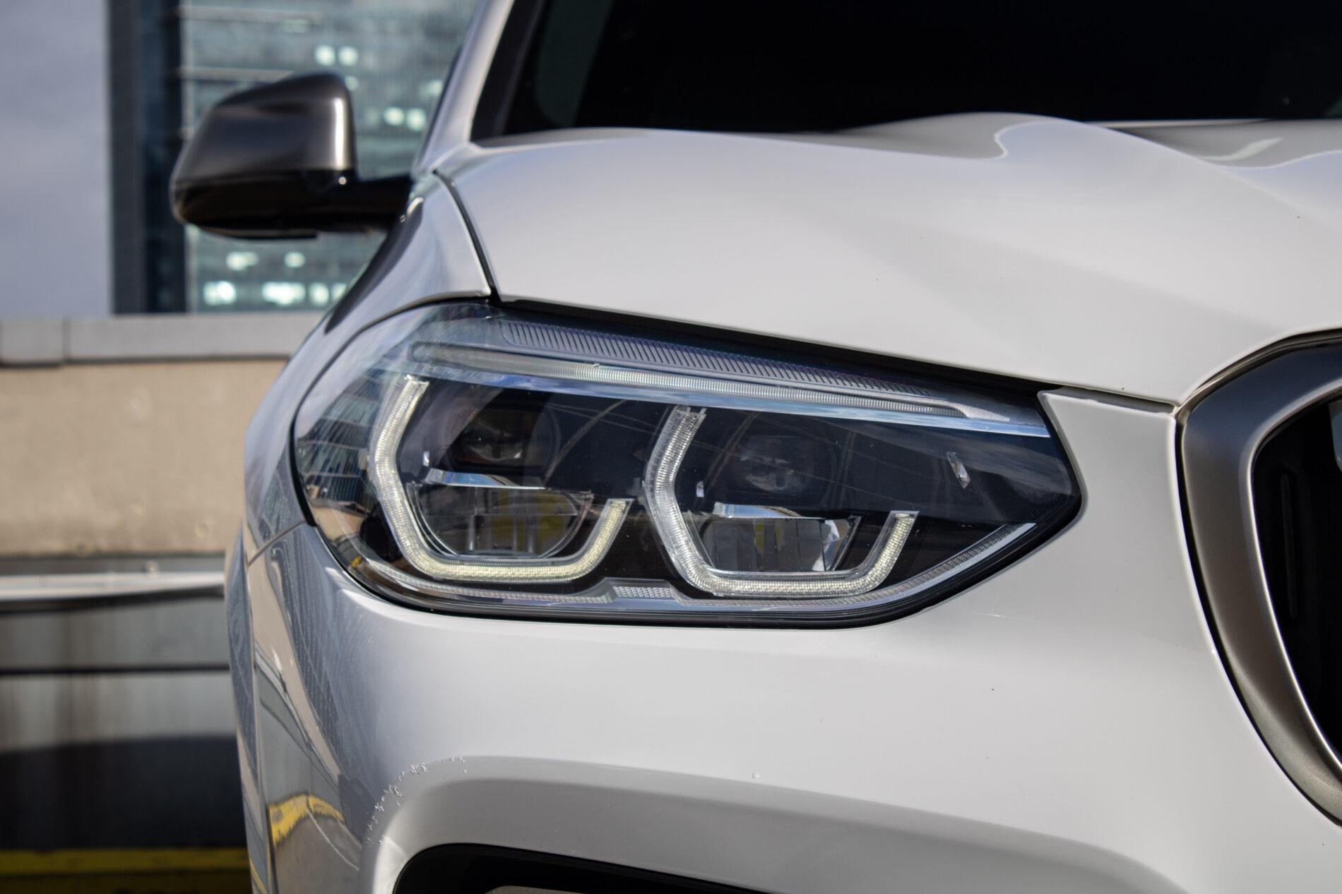 2019 BMW X3 M40i, biela suv, 142 191 km