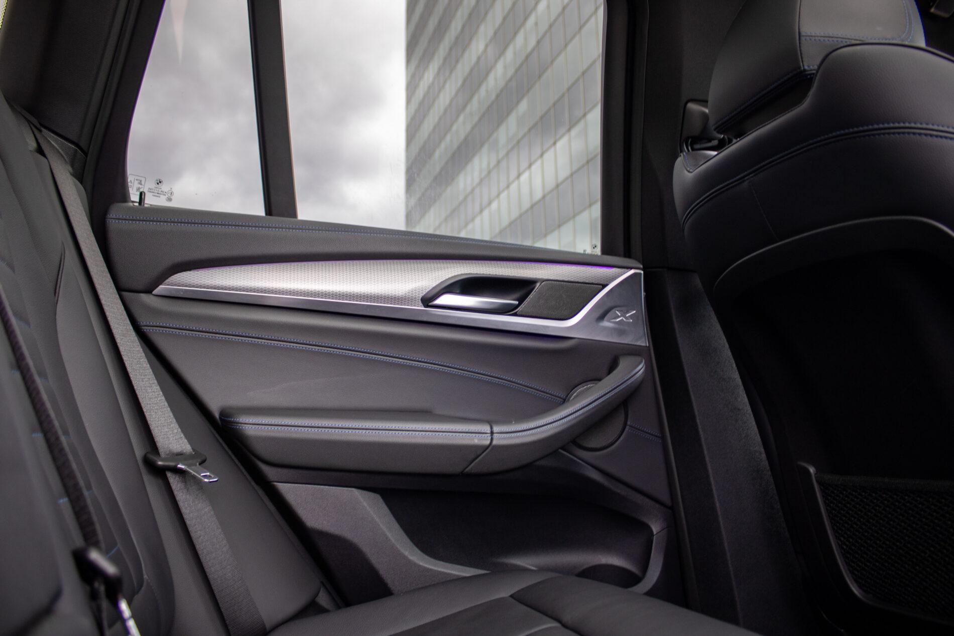 2019 BMW X3 M40i, biela suv, 142 191 km