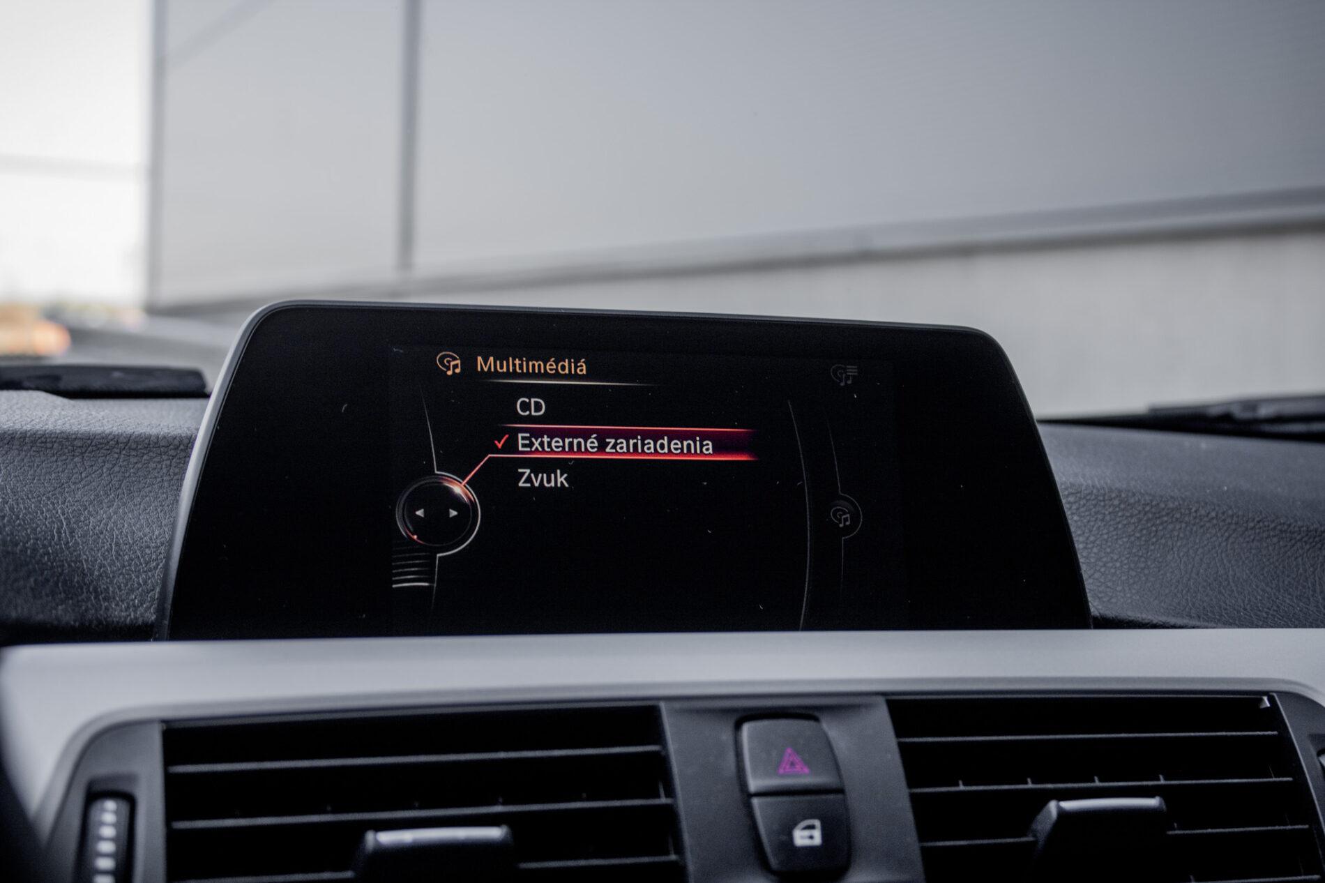 2016 BMW 320i, červená kombi, 285 295 km