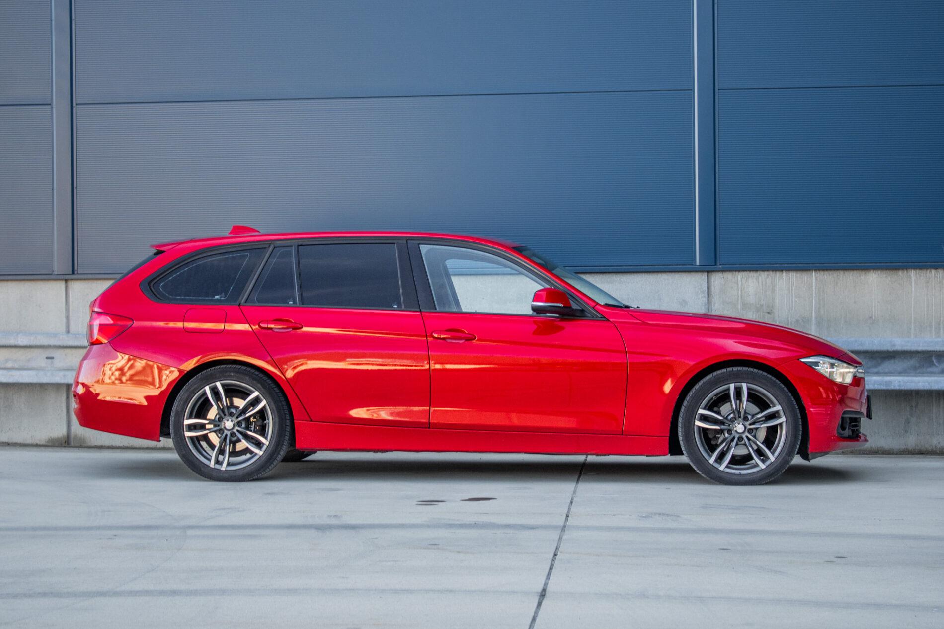 2016 BMW 320i, červená kombi, 285 295 km