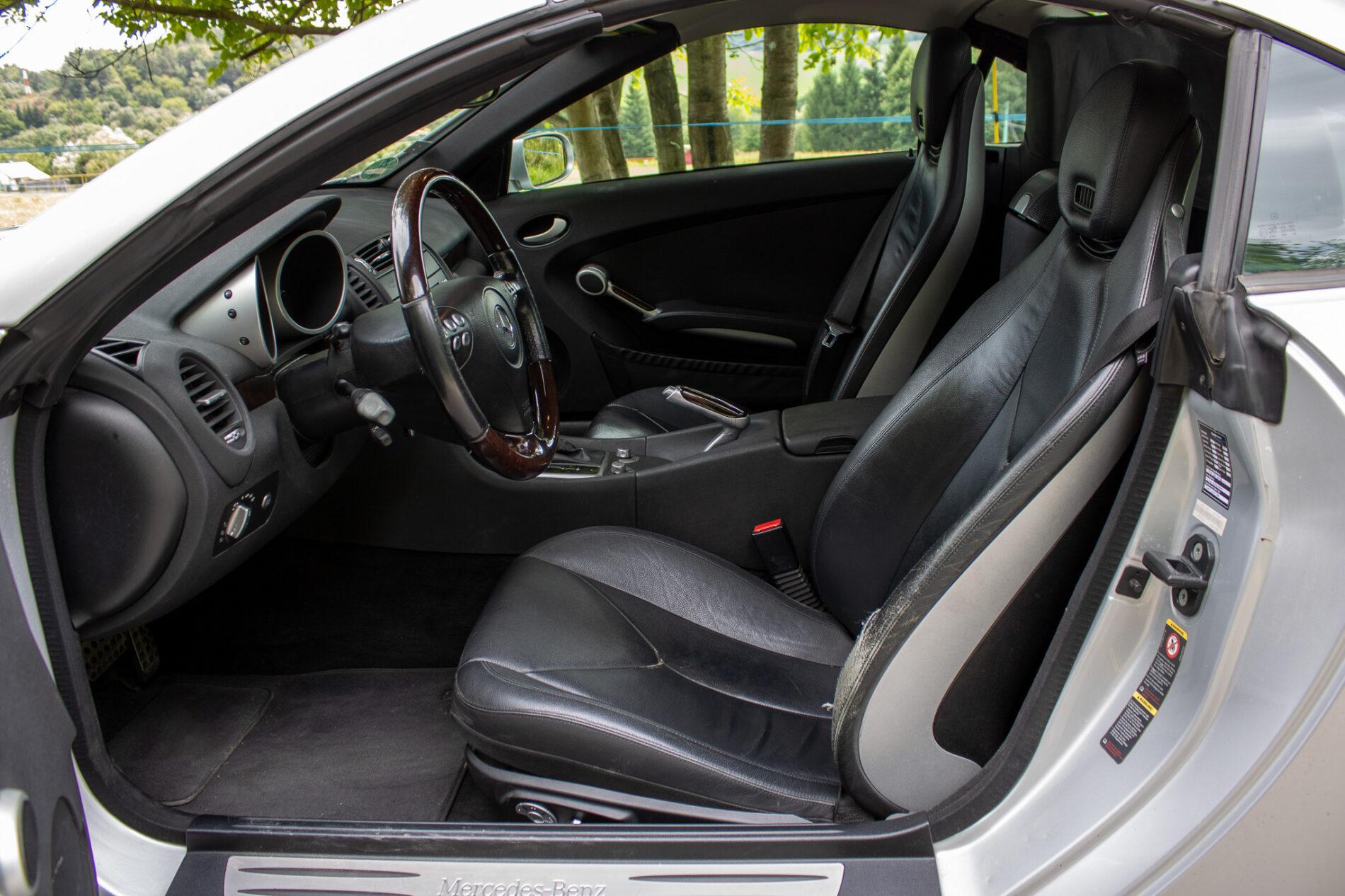 2004 Mercedes-Benz SLK 350, sivá kabriolet, 226 941 km