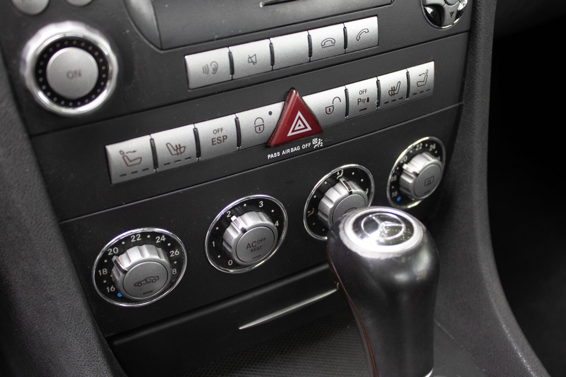 2004 Mercedes-Benz SLK 350, sivá kabriolet, 226 941 km