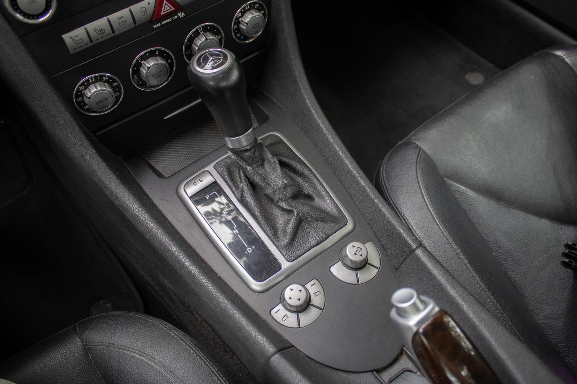 2004 Mercedes-Benz SLK 350, sivá kabriolet, 226 941 km