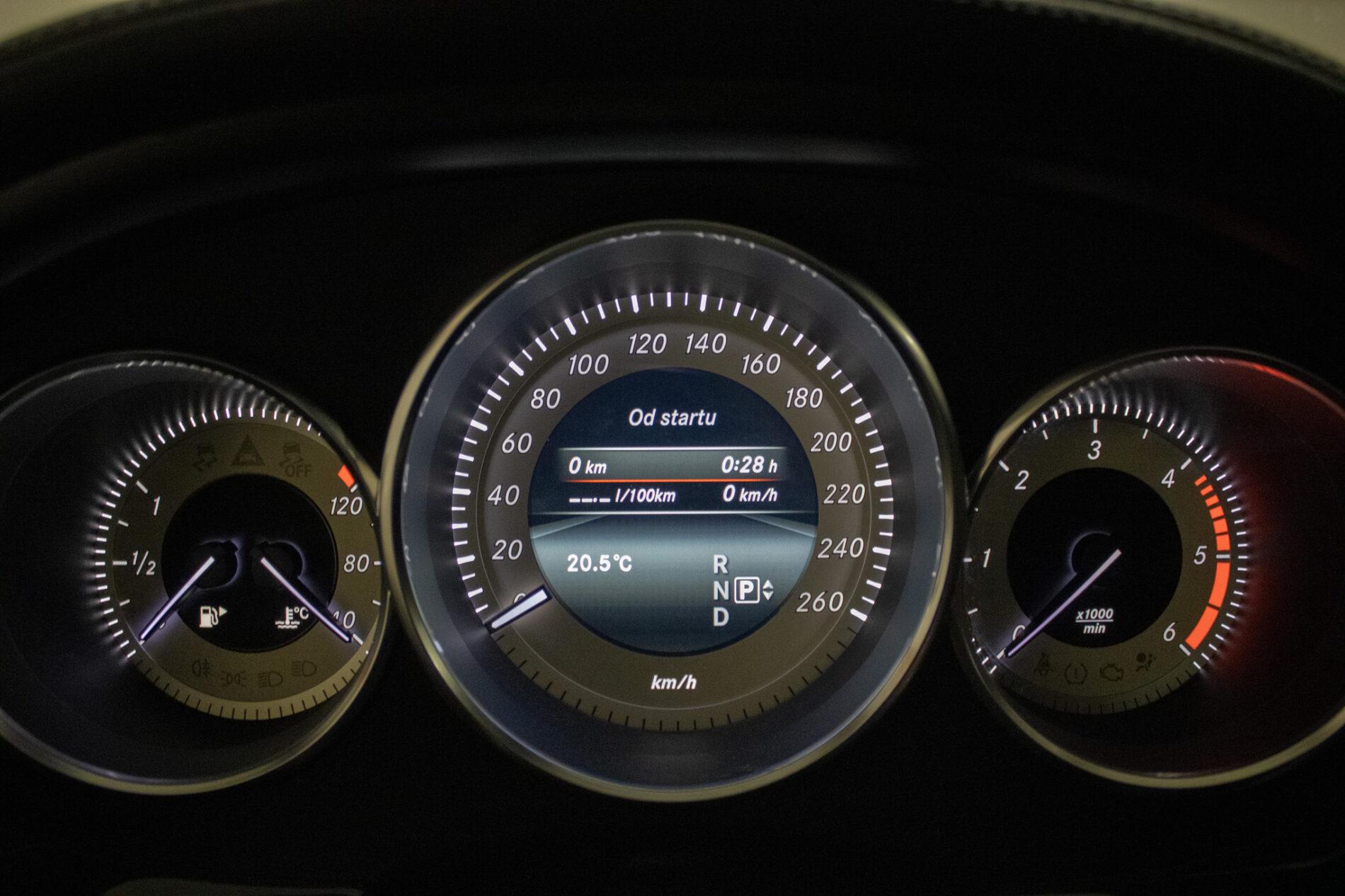 2014 Mercedes-Benz CLS 350 CDI, sivá kombi, 266 736 km