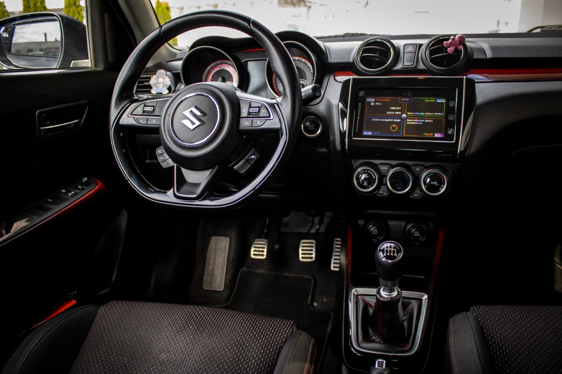 2019 Suzuki Swift Sport, sivá hatchback, 96 365 km