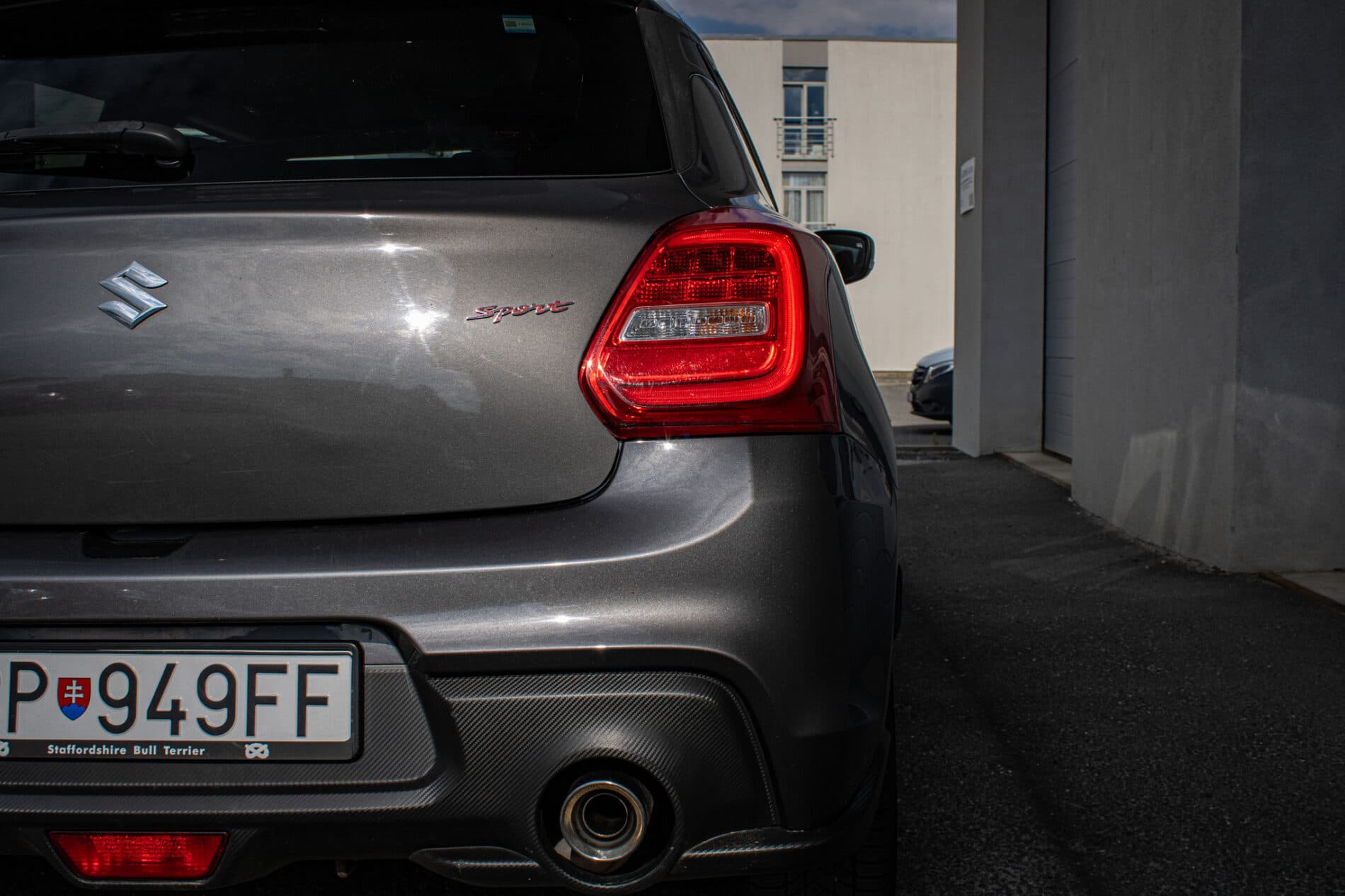 2019 Suzuki Swift Sport, sivá hatchback, 96 365 km