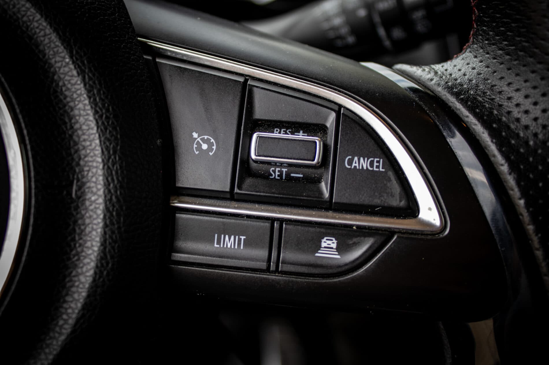 2019 Suzuki Swift Sport, sivá hatchback, 96 365 km