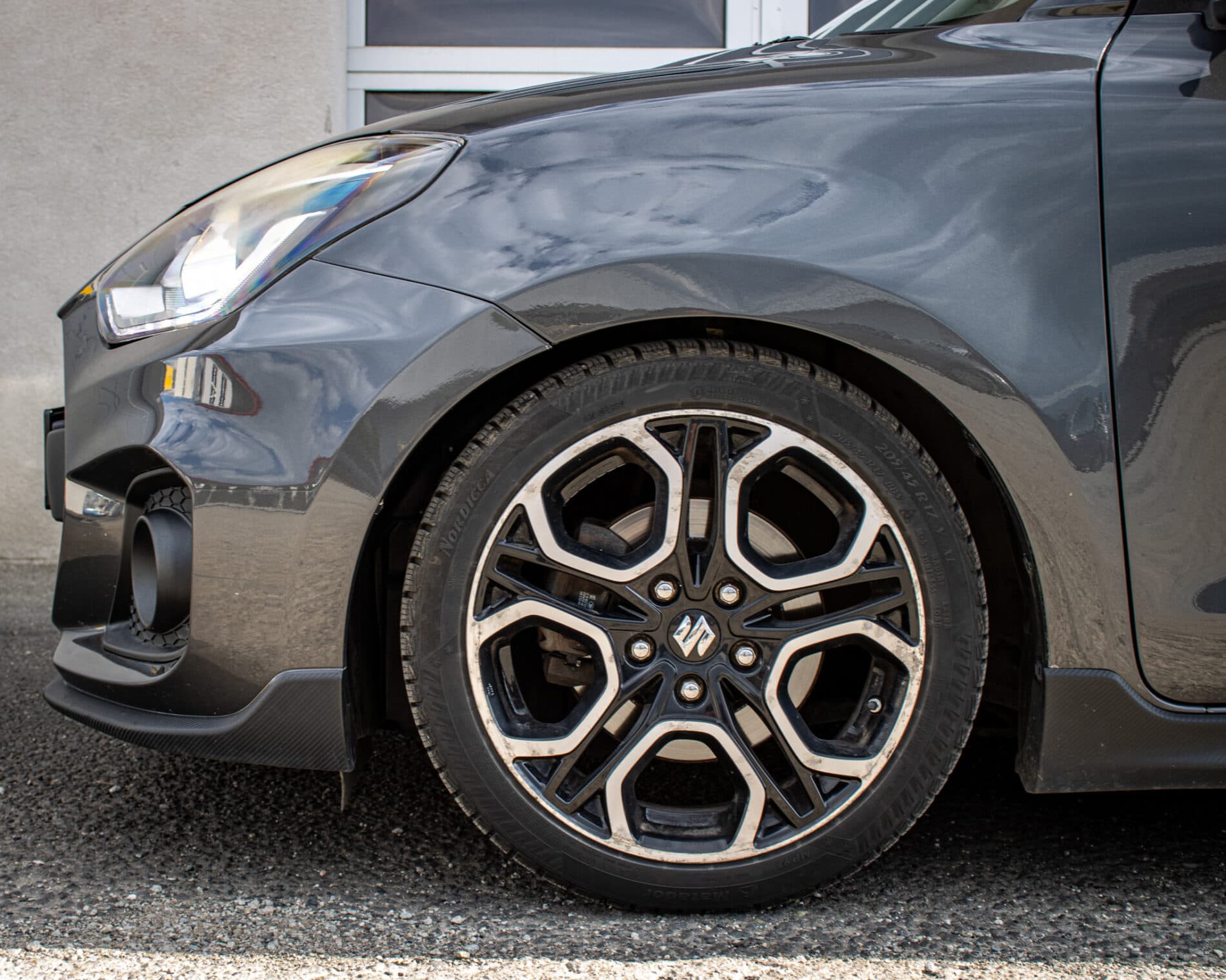 2019 Suzuki Swift Sport, sivá hatchback, 96 365 km