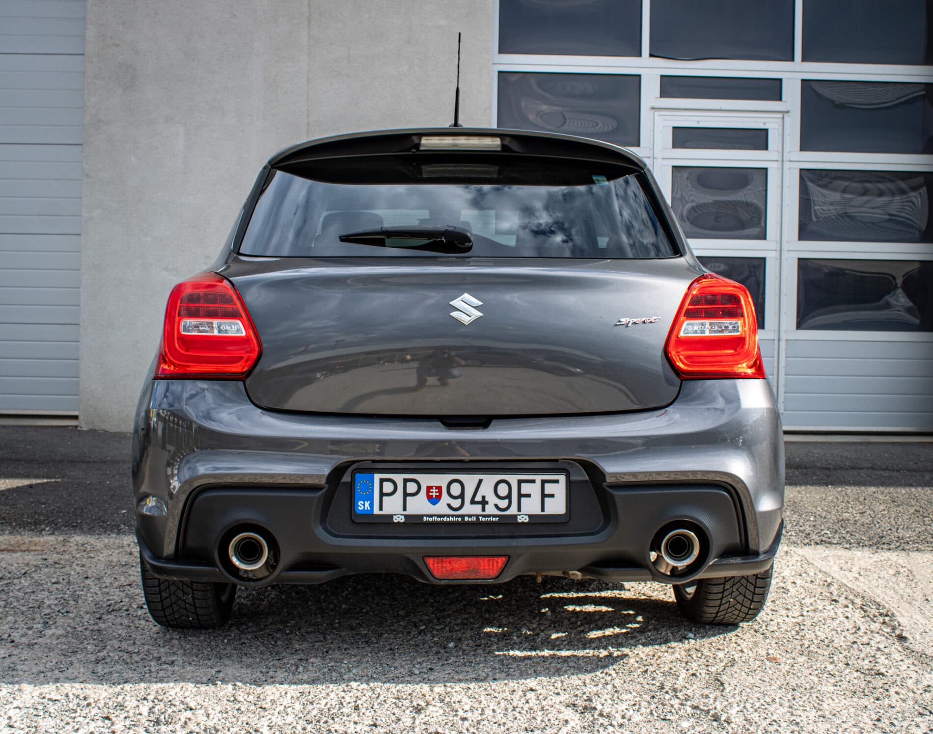 2019 Suzuki Swift Sport, sivá hatchback, 96 365 km