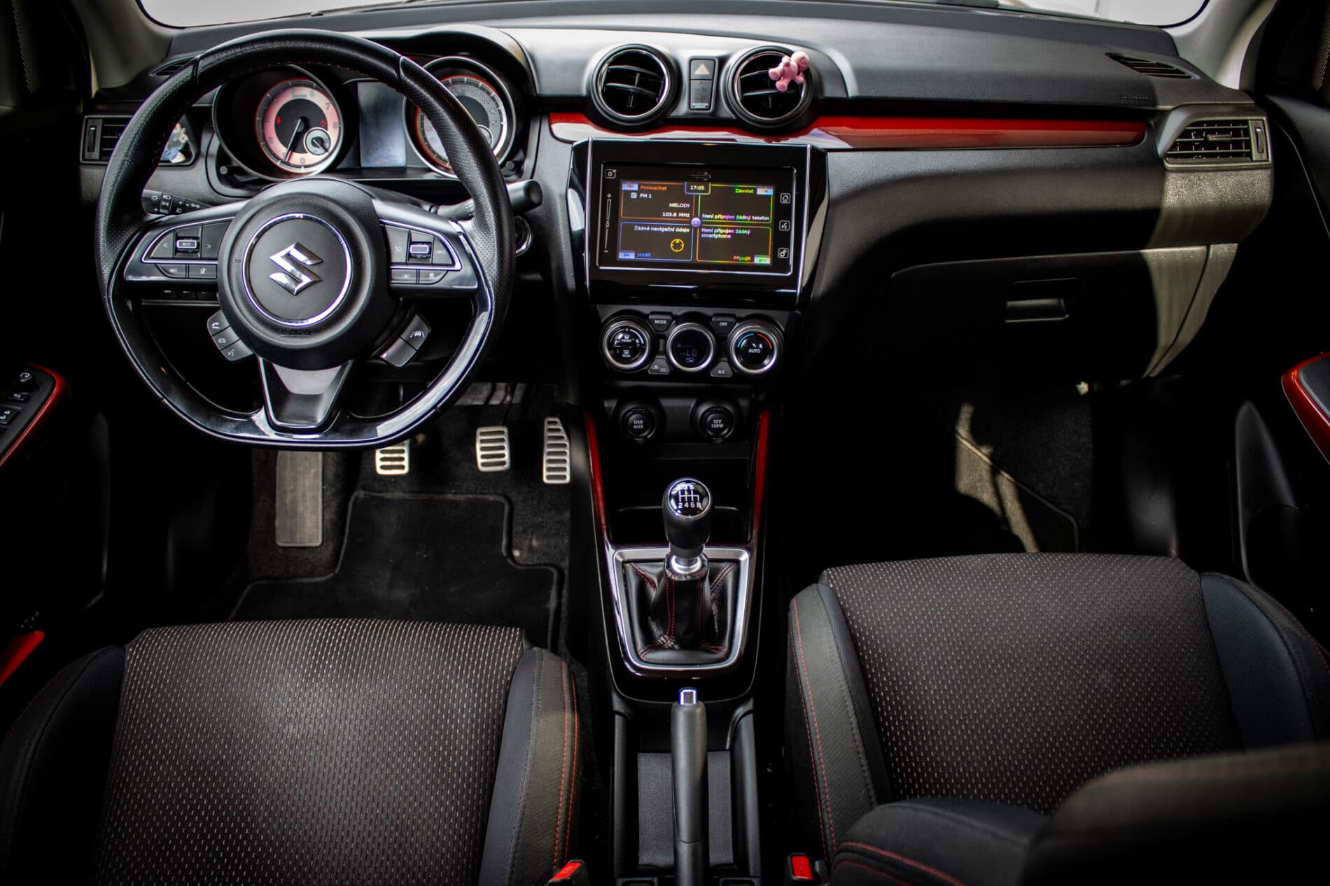 2019 Suzuki Swift Sport, sivá hatchback, 96 365 km