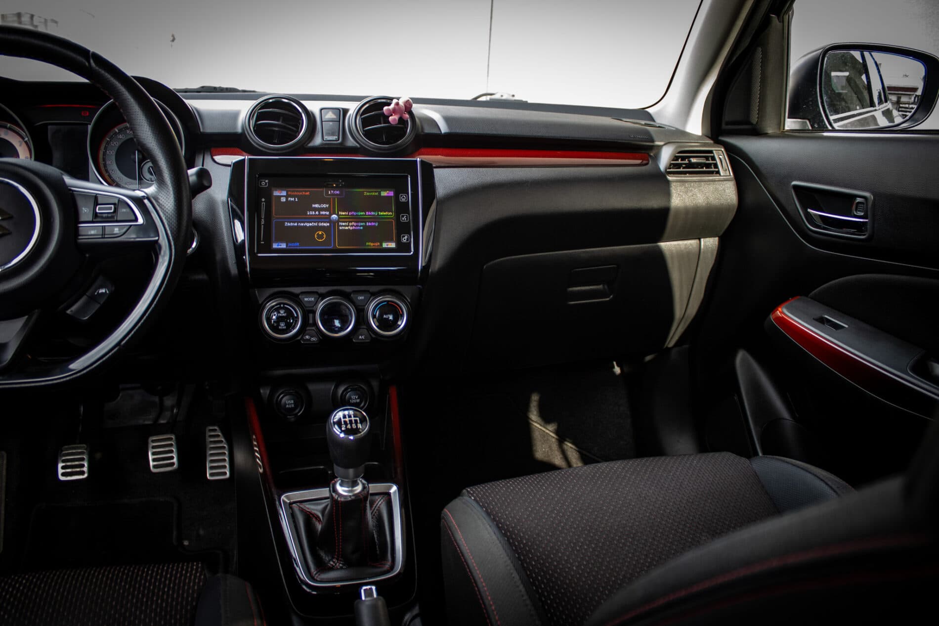 2019 Suzuki Swift Sport, sivá hatchback, 96 365 km