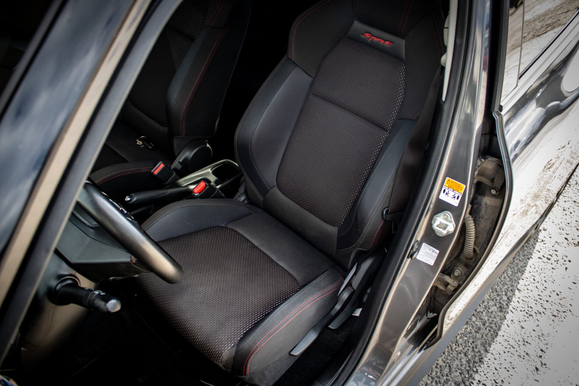 2019 Suzuki Swift Sport, sivá hatchback, 96 365 km