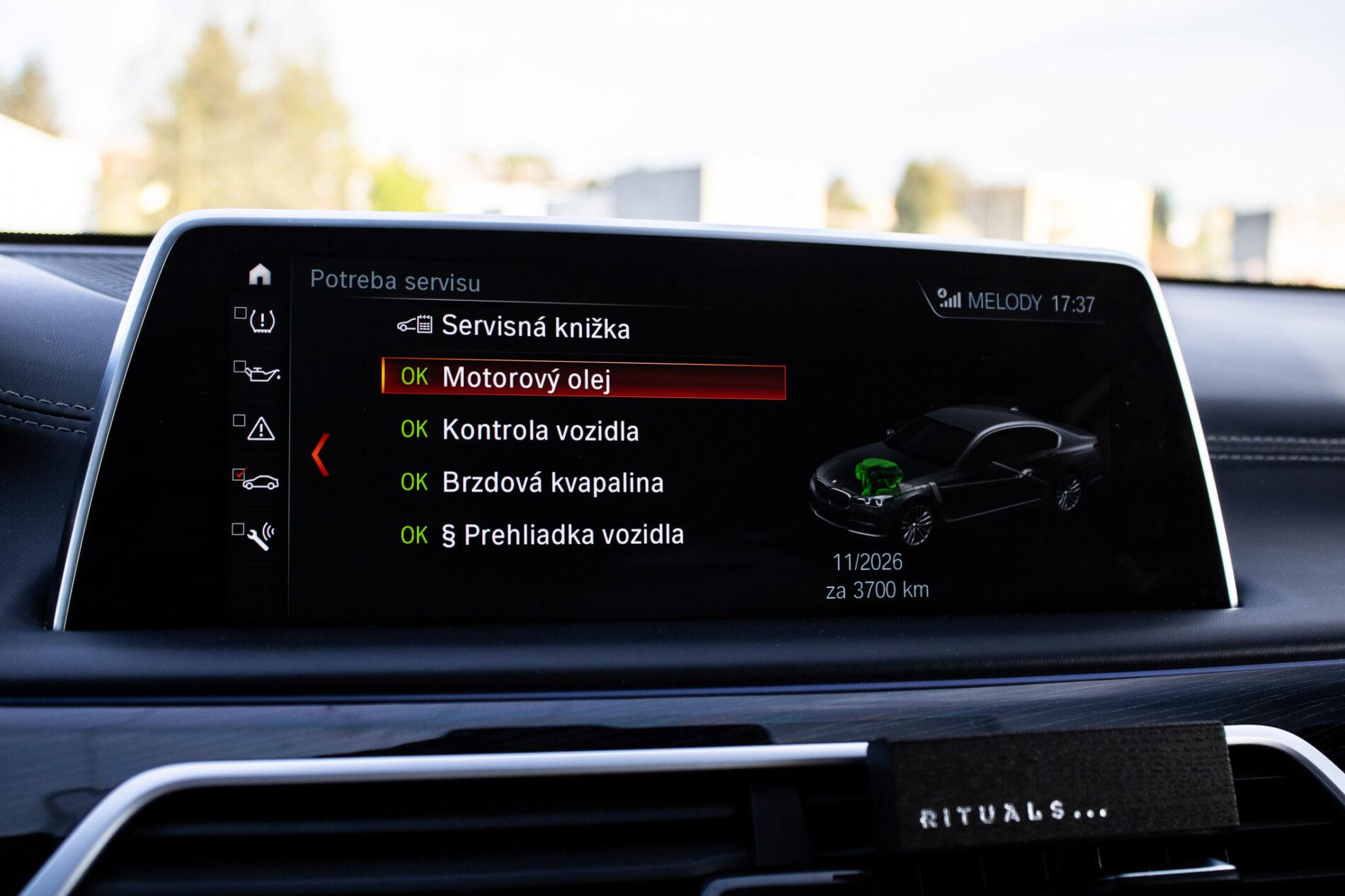 2017 BMW 750d, modrá sedan, 200 307 km