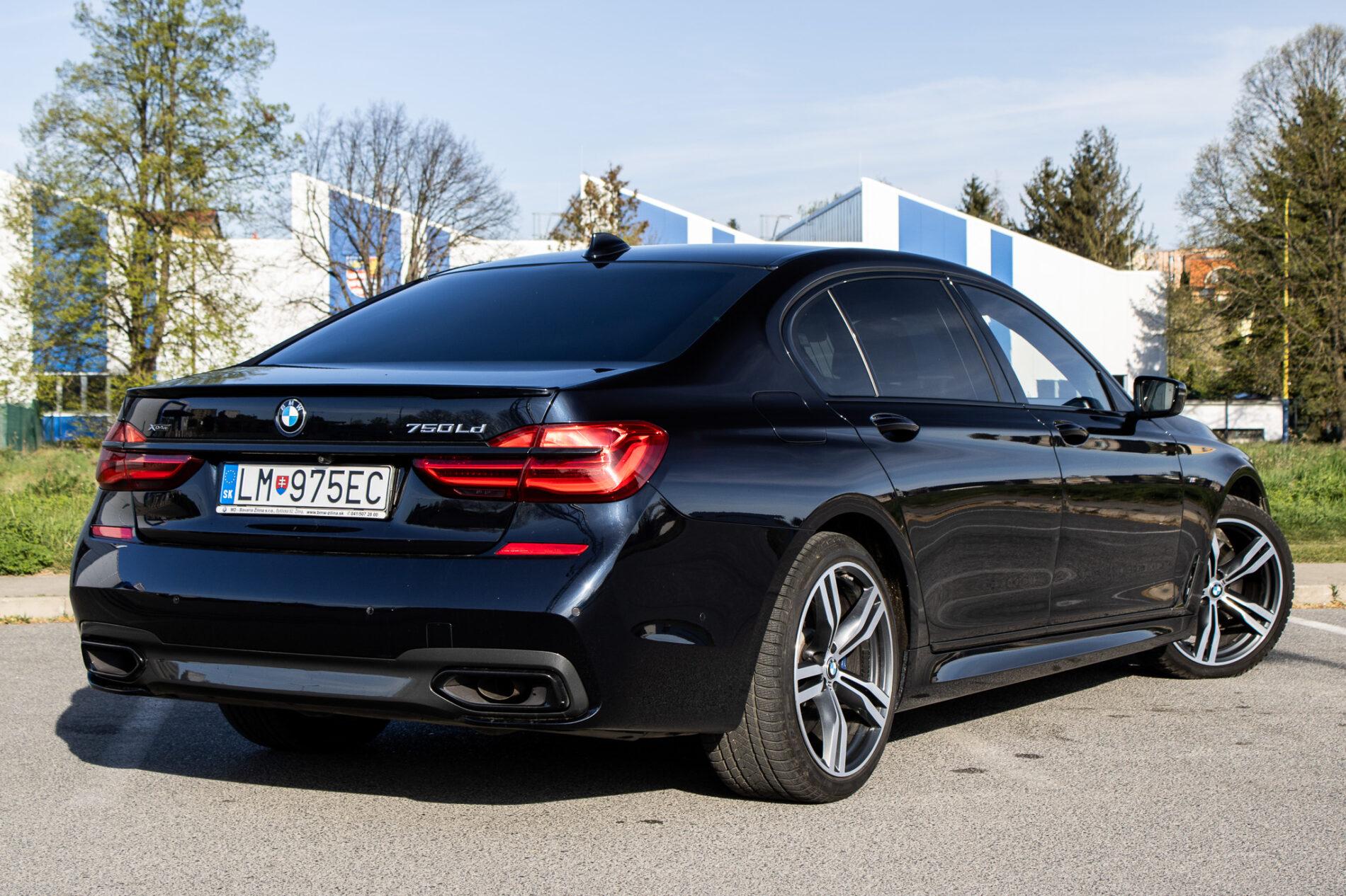 2017 BMW 750d, modrá sedan, 200 307 km
