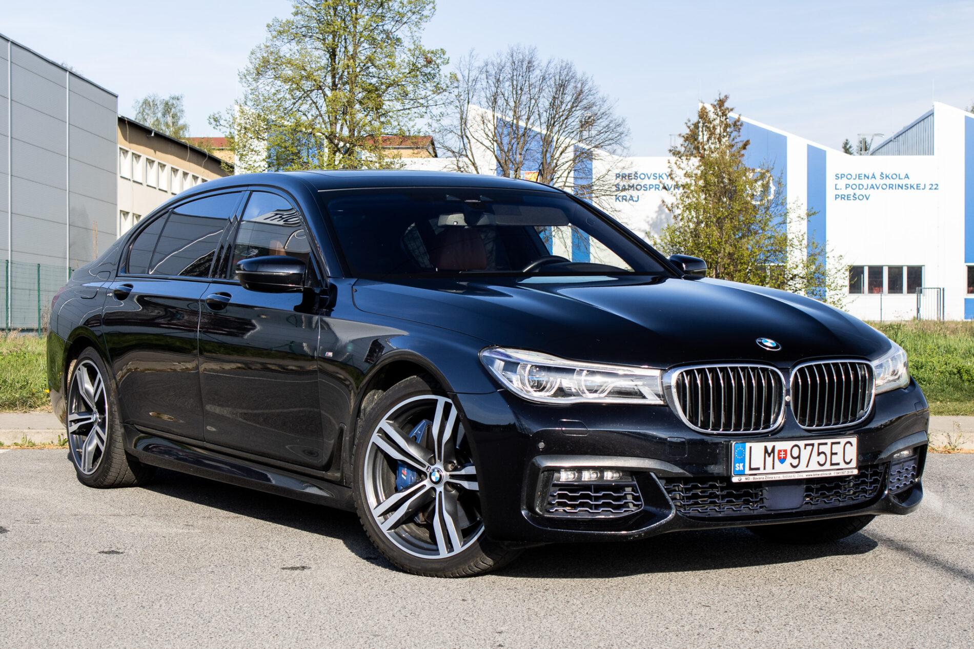 2017 BMW 750d, modrá sedan, 200 307 km