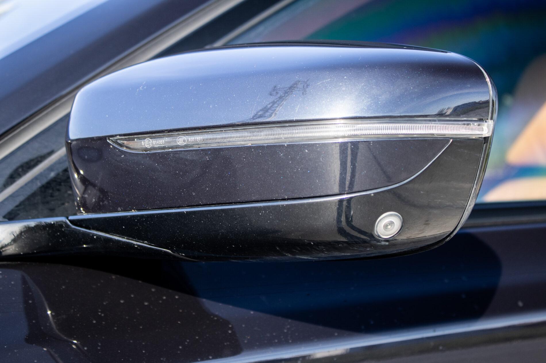 2017 BMW 750d, modrá sedan, 200 307 km