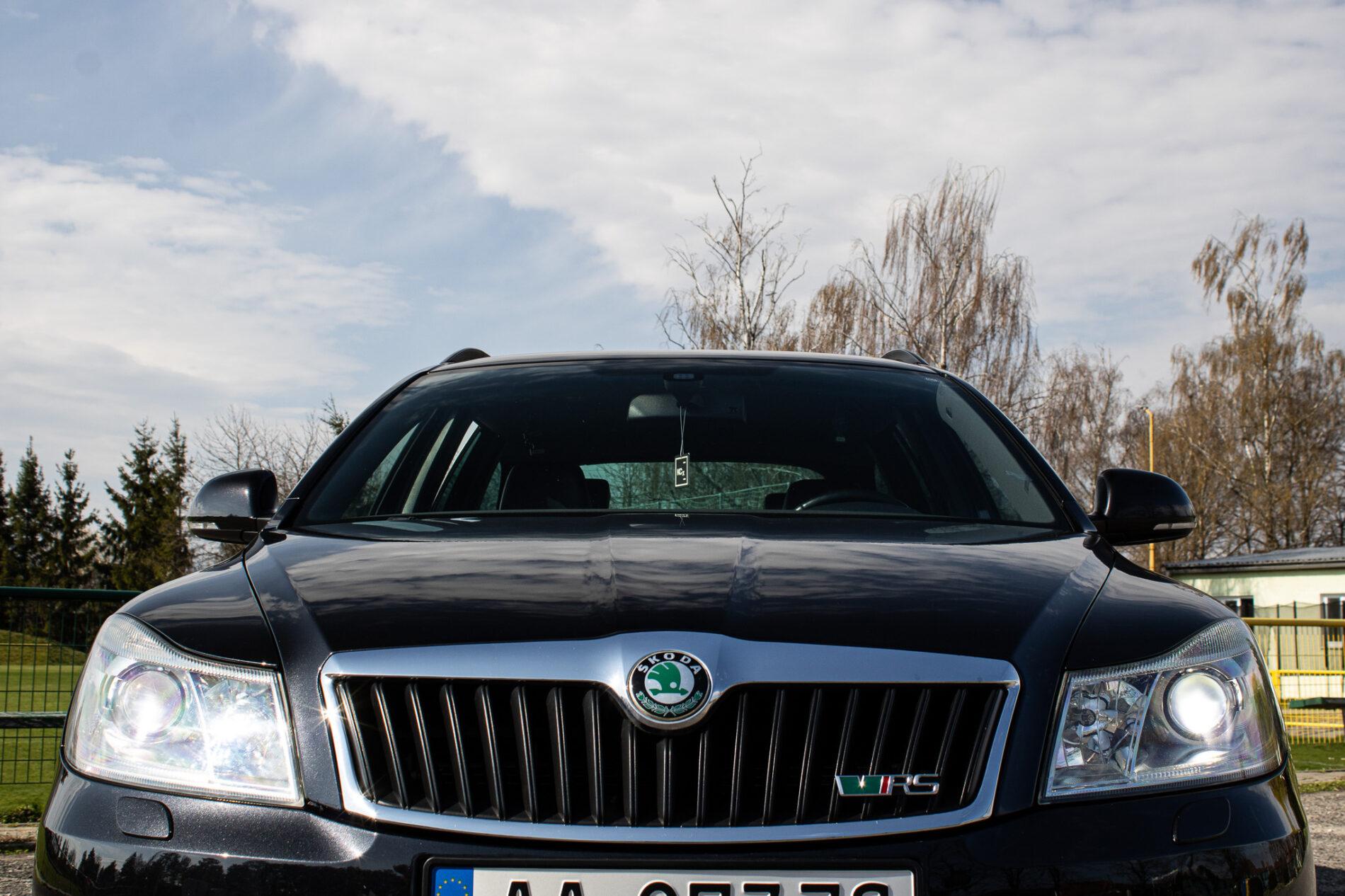 2011 Skoda Octavia RS, čierna kombi, 190 807 km