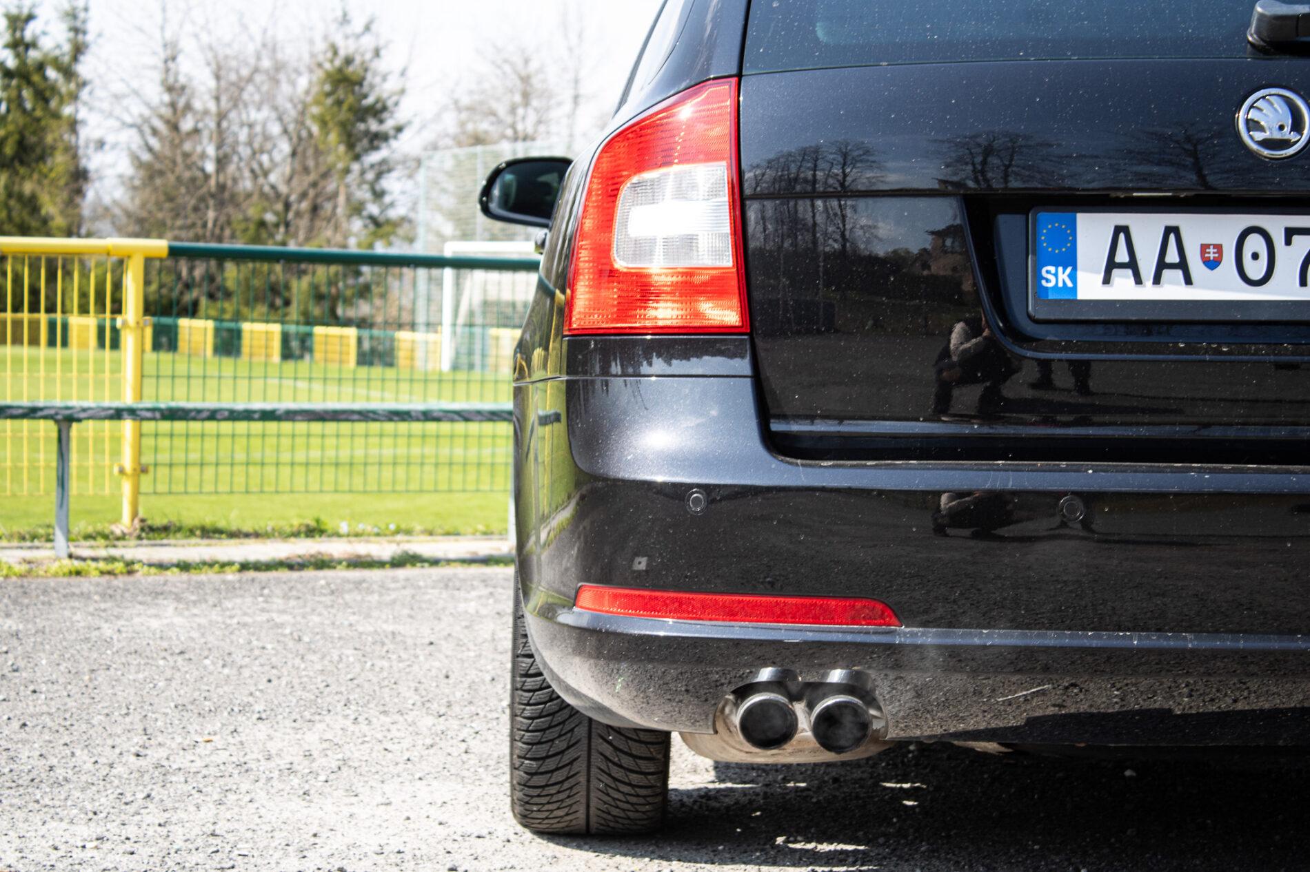 2011 Skoda Octavia RS, čierna kombi, 190 807 km