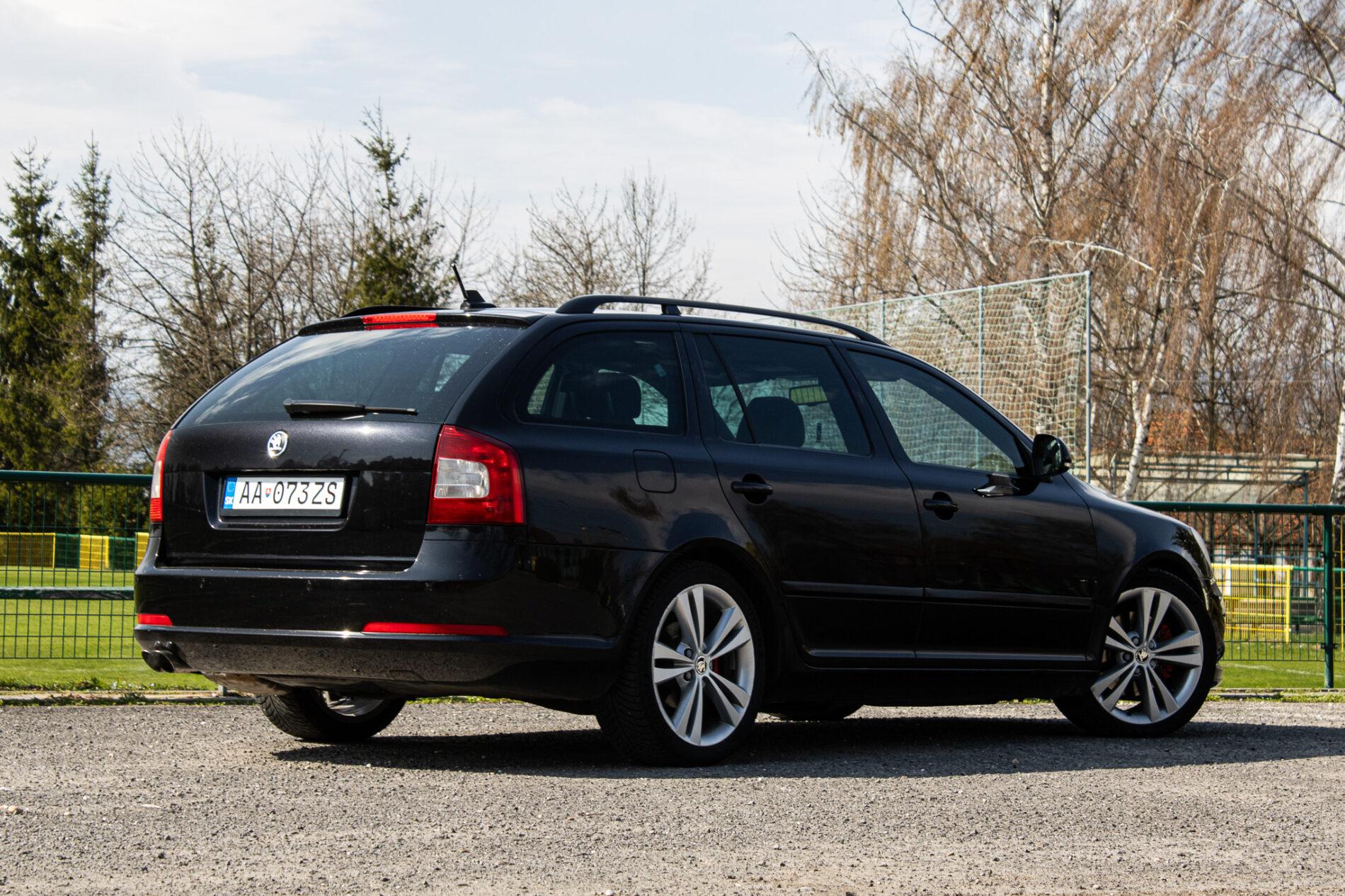 2011 Skoda Octavia RS, čierna kombi, 190 807 km