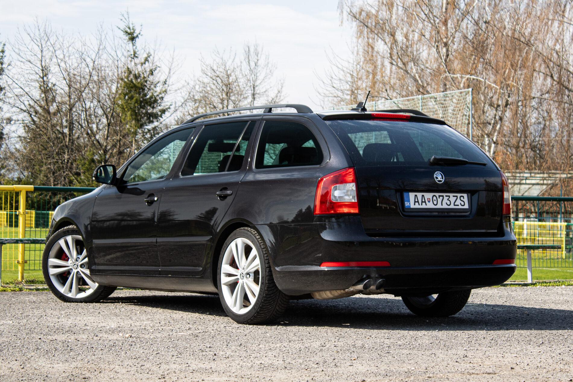 2011 Skoda Octavia RS, čierna kombi, 190 807 km