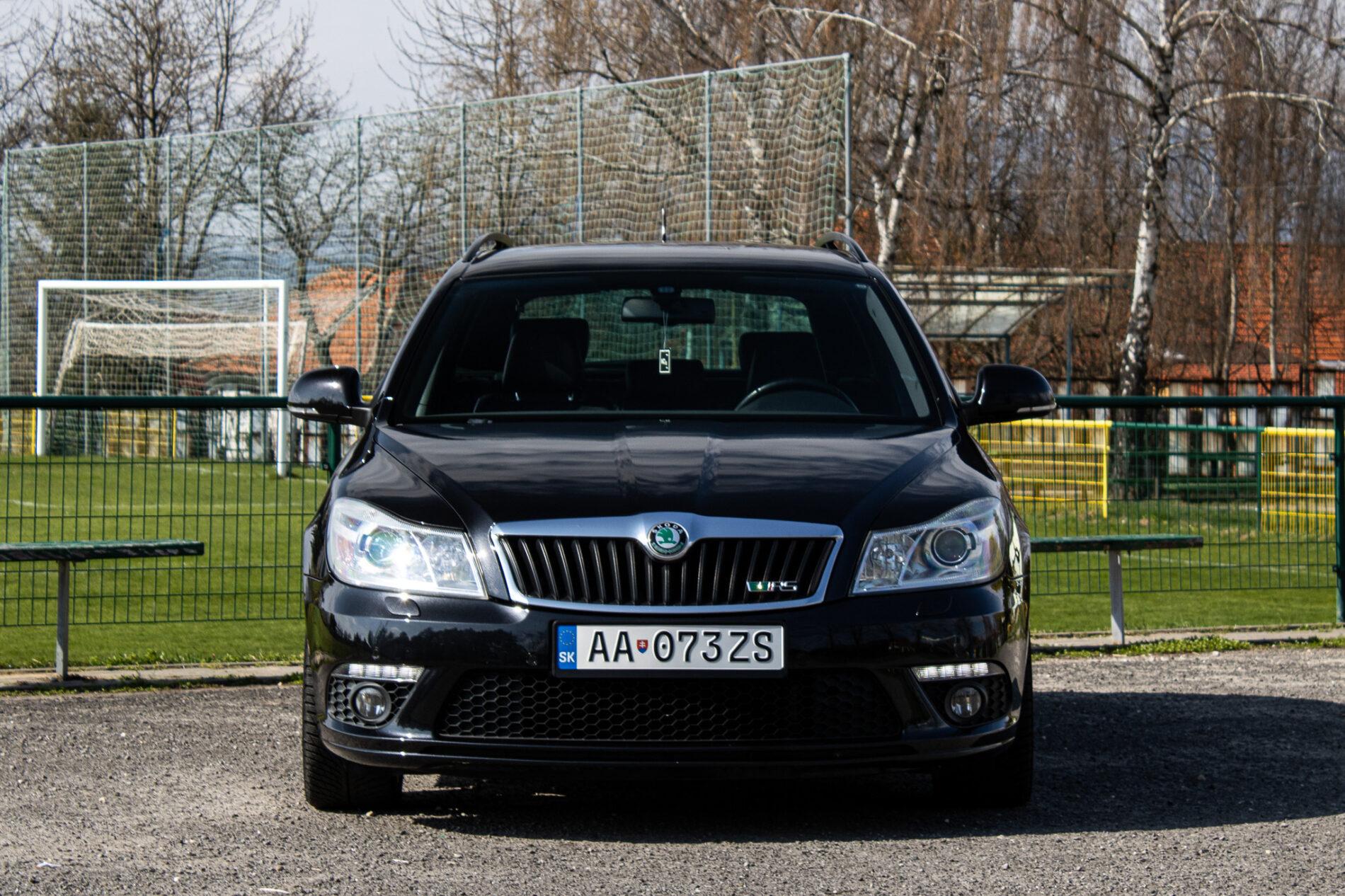 2011 Skoda Octavia RS, čierna kombi, 190 807 km