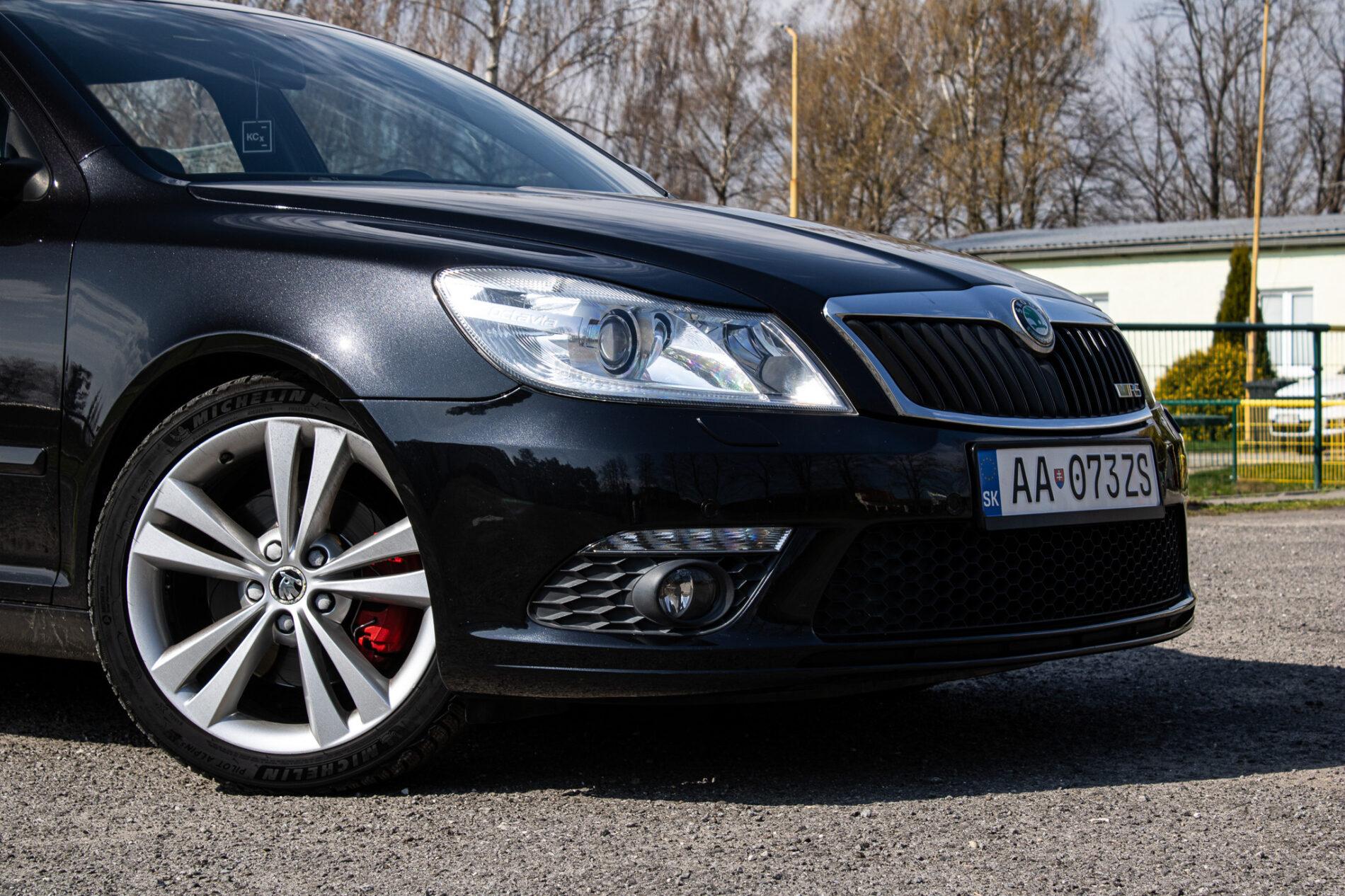 2011 Skoda Octavia RS, čierna kombi, 190 807 km