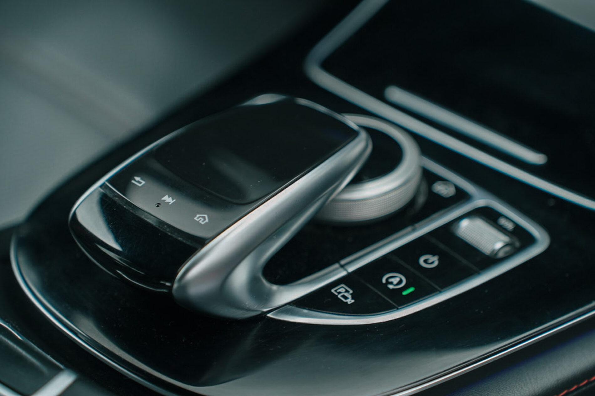 2017 Mercedes-Benz E 43 AMG, biela sedan, 148 749 km