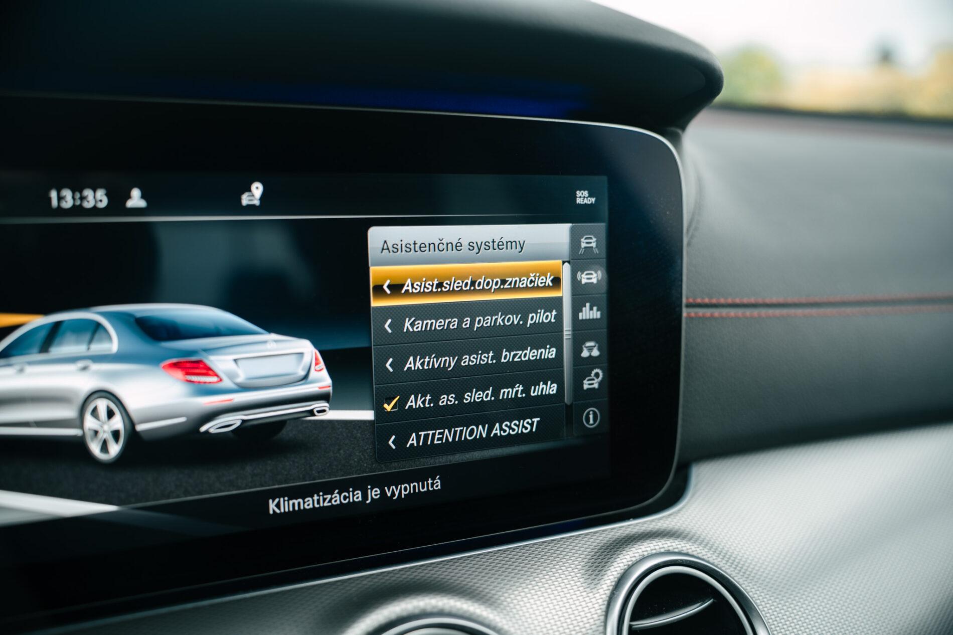 2017 Mercedes-Benz E 43 AMG, biela sedan, 148 749 km