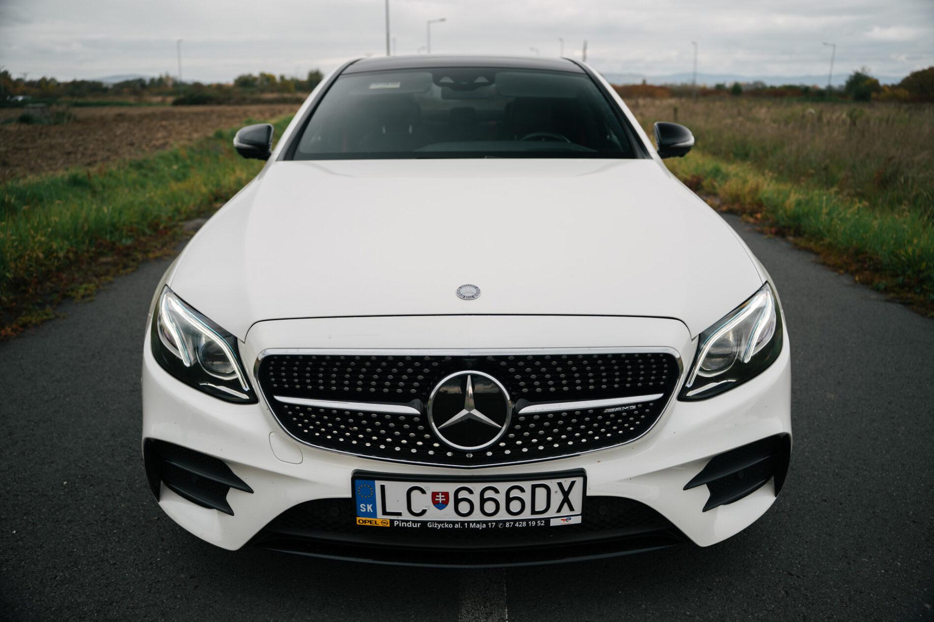 2017 Mercedes-Benz E 43 AMG, biela sedan, 148 749 km