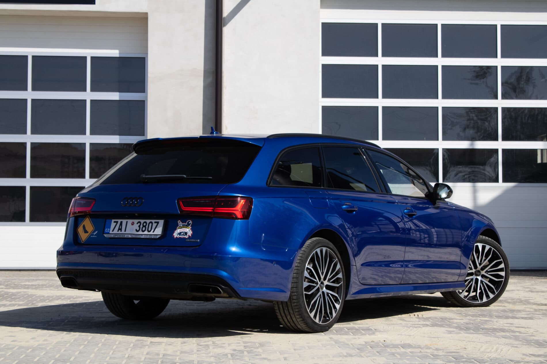 2017 AUDI A6, modrá kombi, 82 560 km