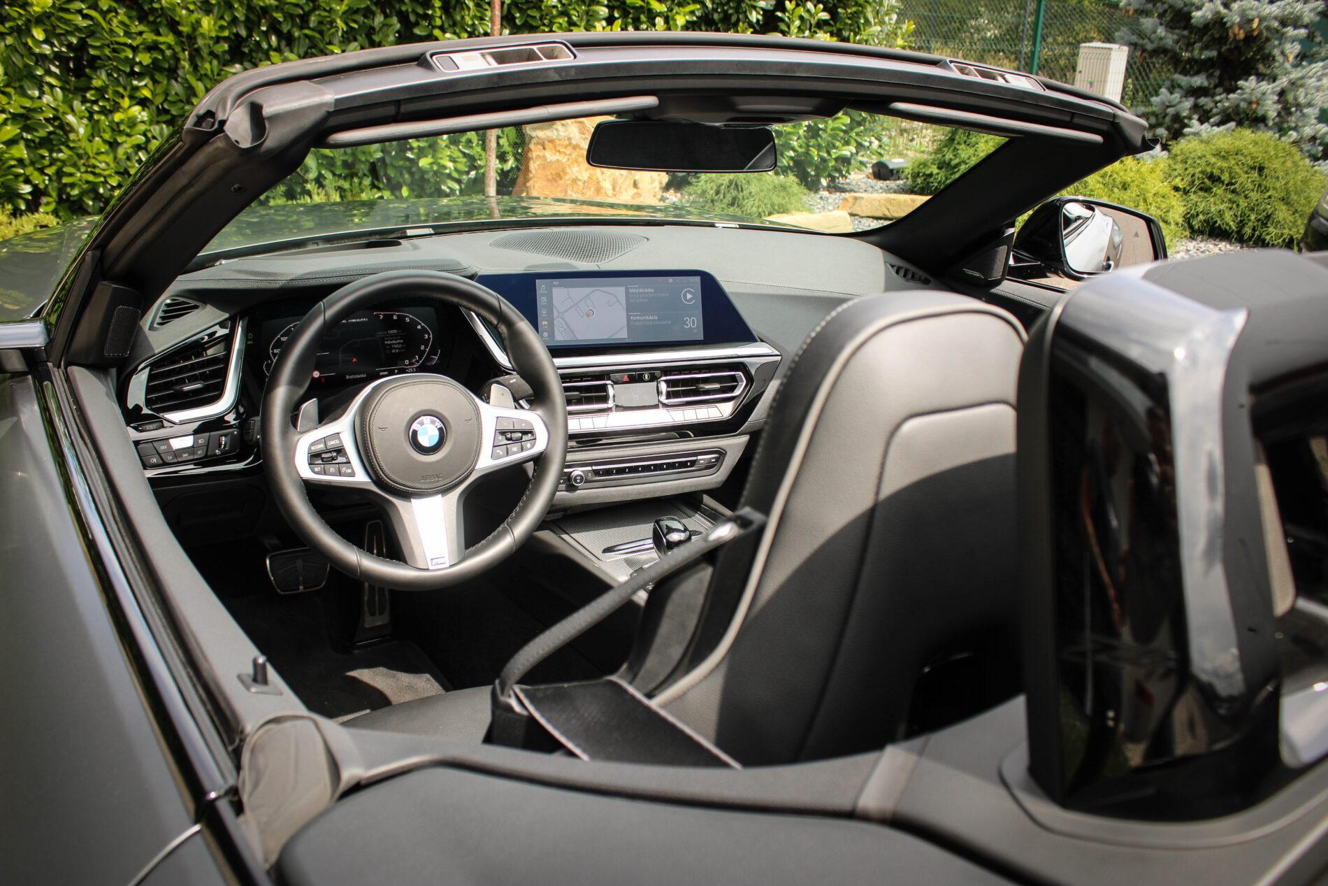 2024 BMW Z4 M40i, sivá kabriolet, 27 660 km
