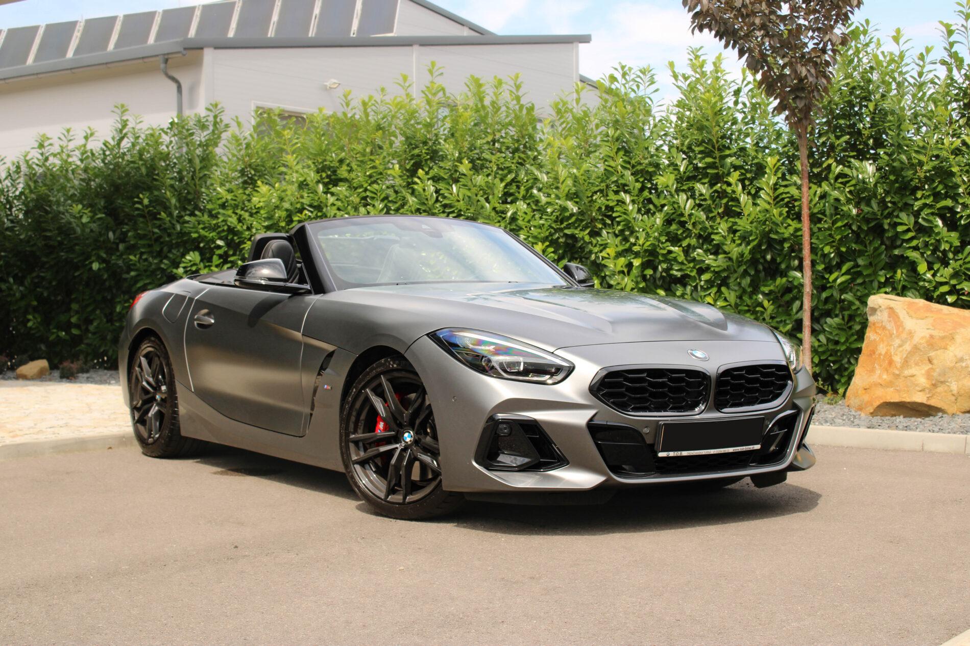 2024 BMW Z4 M40i, sivá kabriolet, 27 660 km