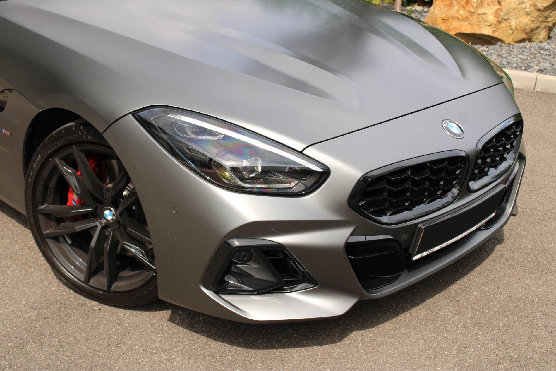2024 BMW Z4 M40i, sivá kabriolet, 27 660 km