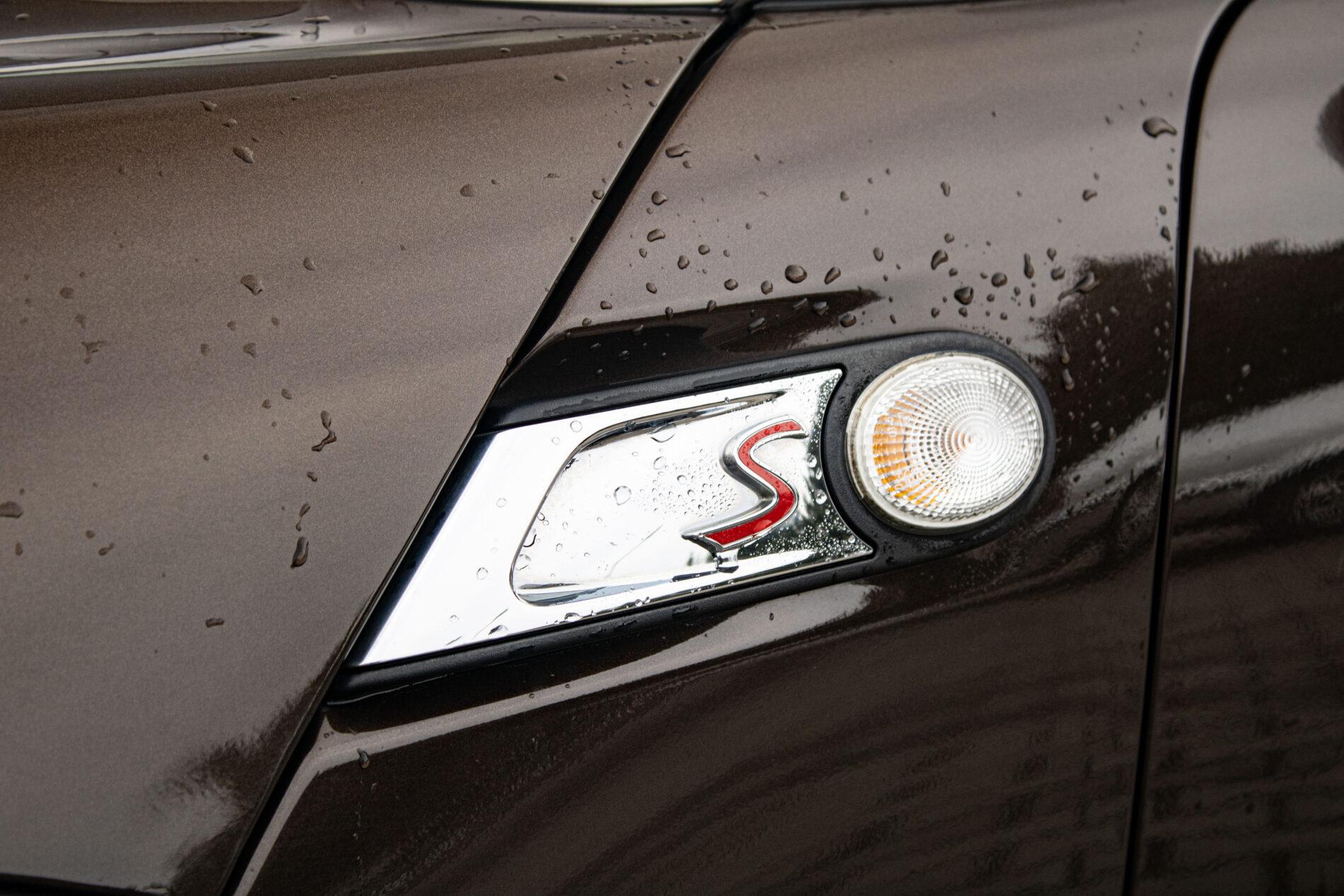 2009 MINI Cooper S, hnedá kombi, 123 100 km