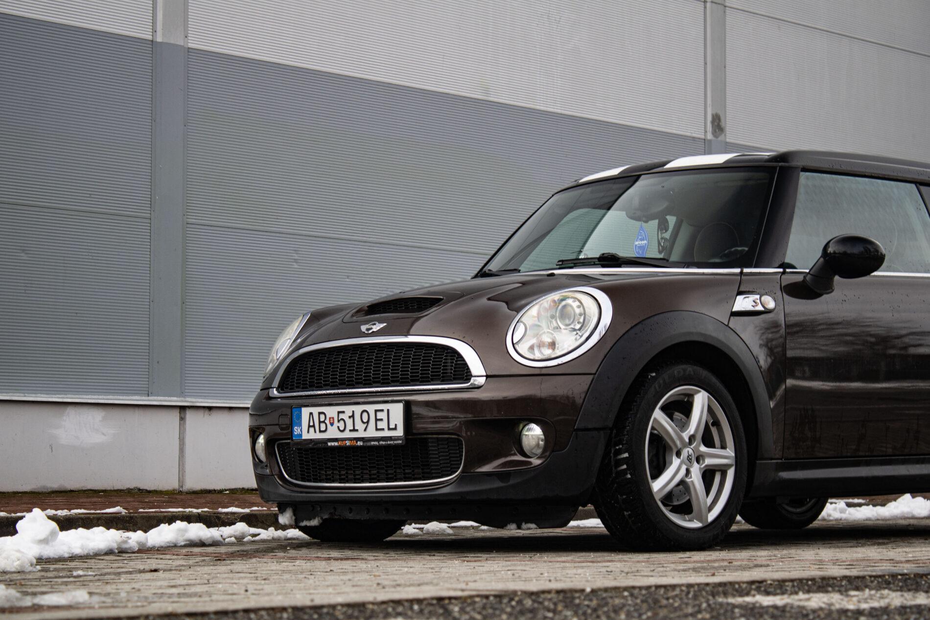 2009 MINI Cooper S, hnedá kombi, 123 100 km
