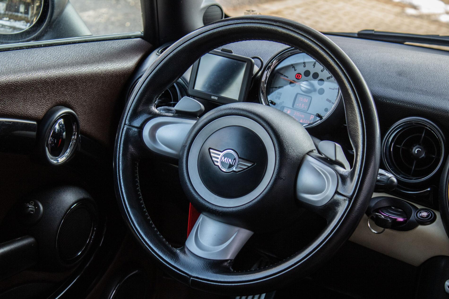 2009 MINI Cooper S, hnedá kombi, 123 100 km
