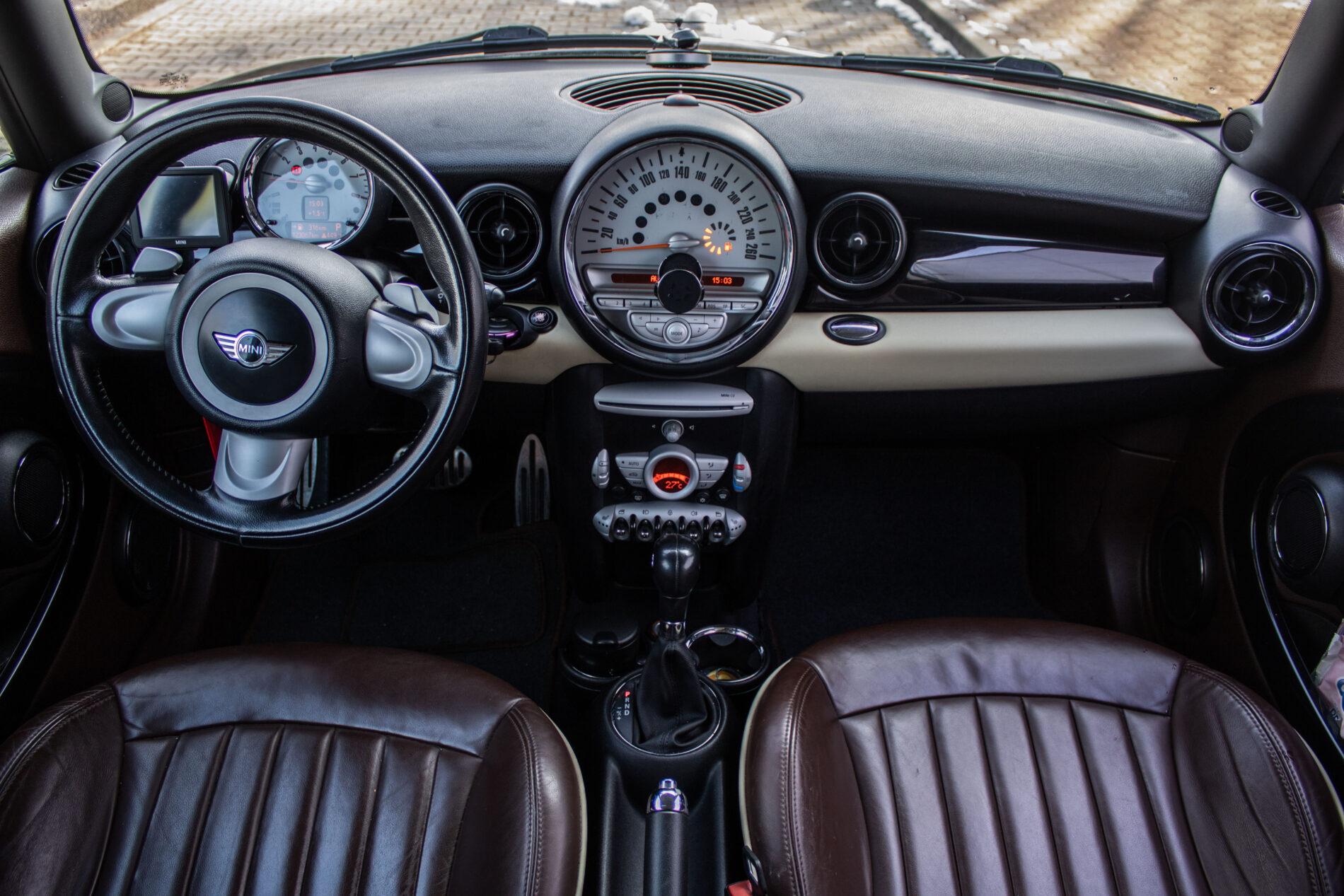 2009 MINI Cooper S, hnedá kombi, 123 100 km