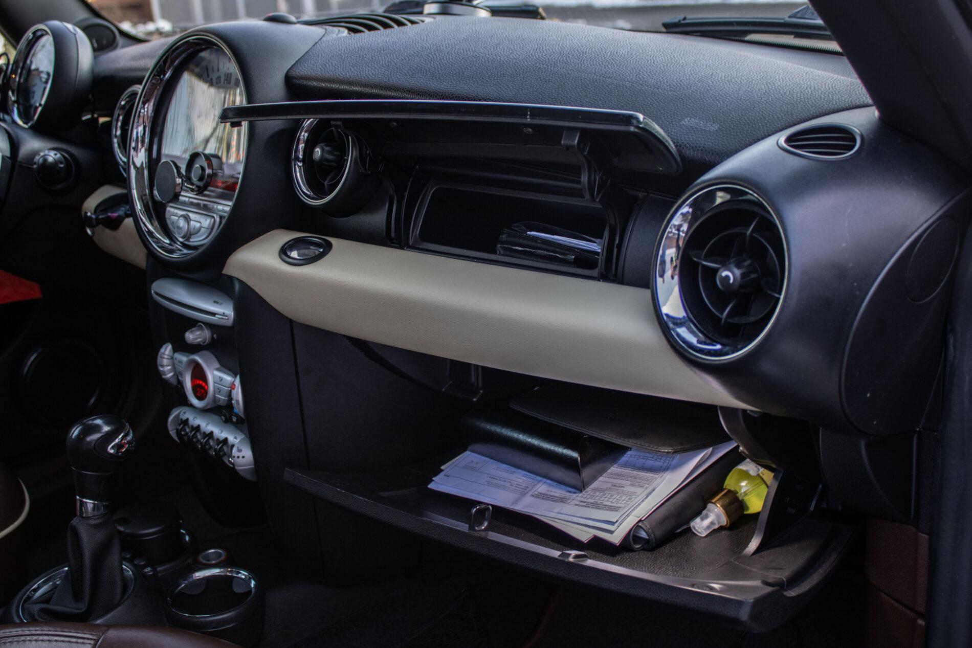 2009 MINI Cooper S, hnedá kombi, 123 100 km