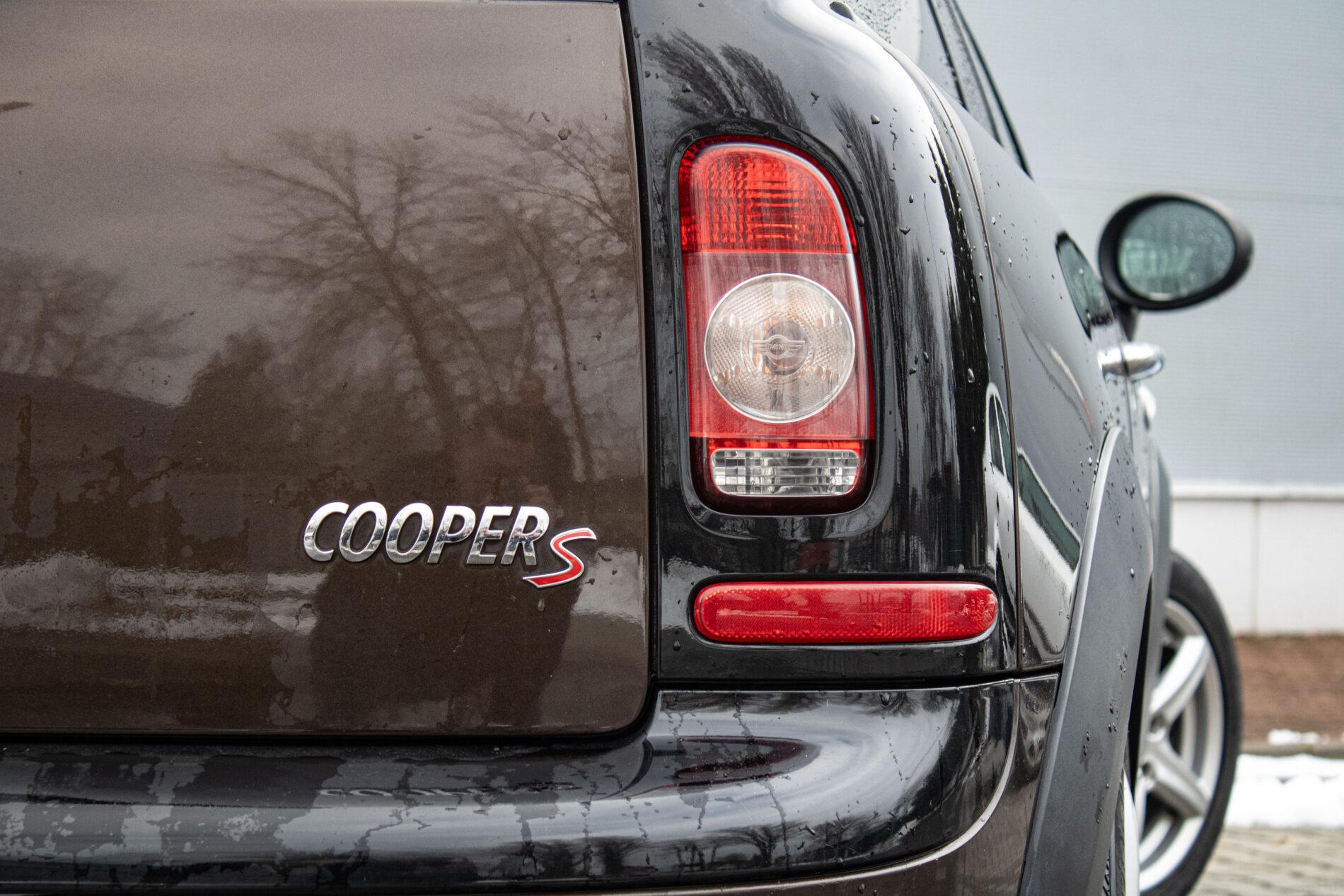 2009 MINI Cooper S, hnedá kombi, 123 100 km