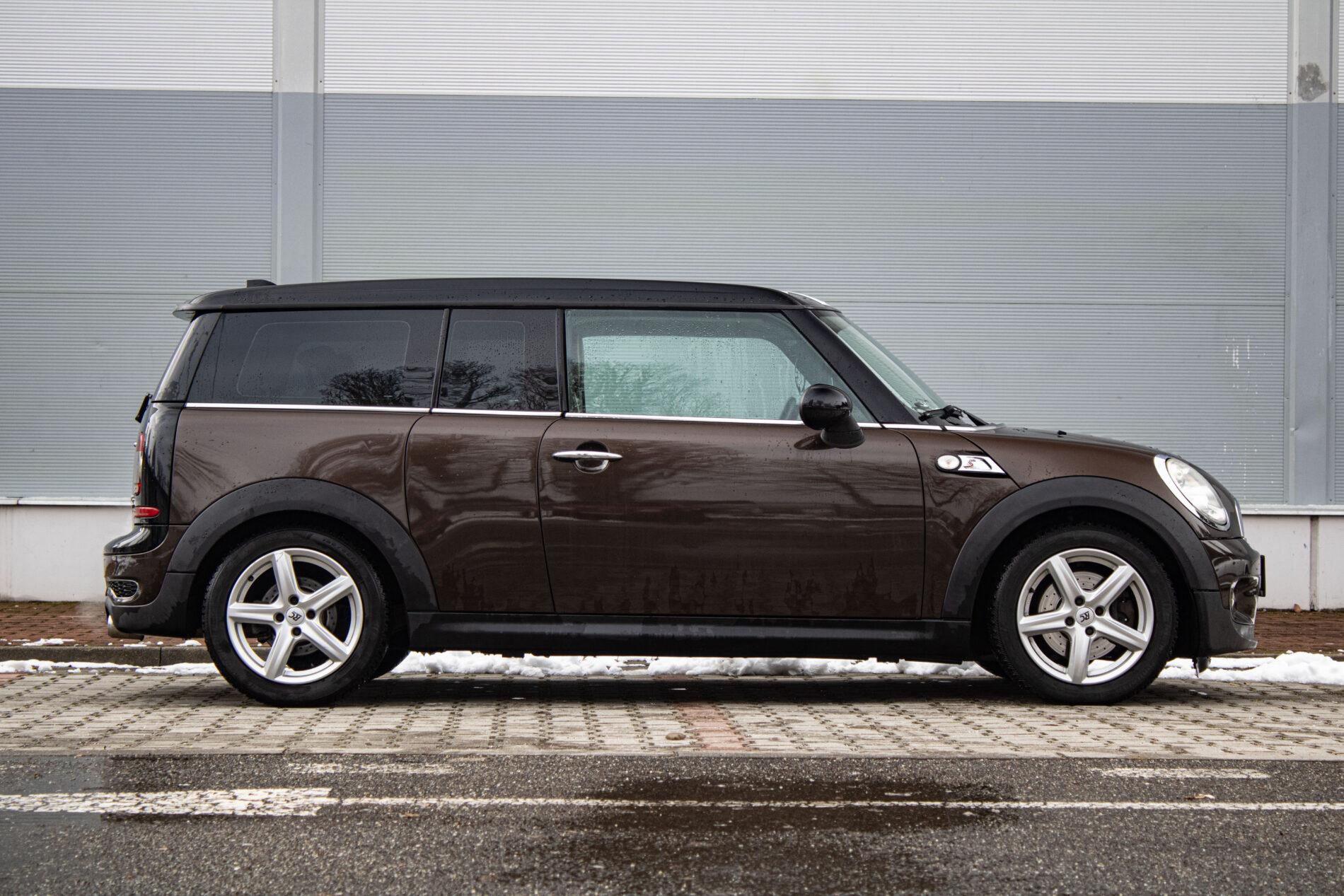 2009 MINI Cooper S, hnedá kombi, 123 100 km