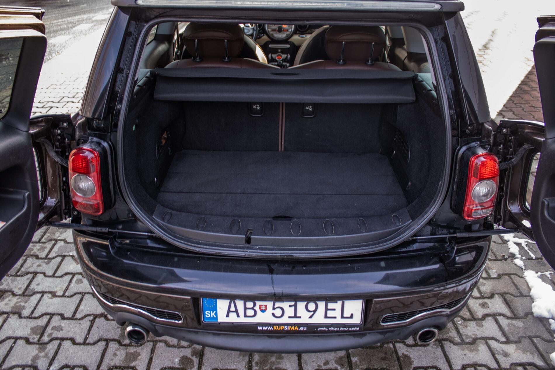 2009 MINI Cooper S, hnedá kombi, 123 100 km