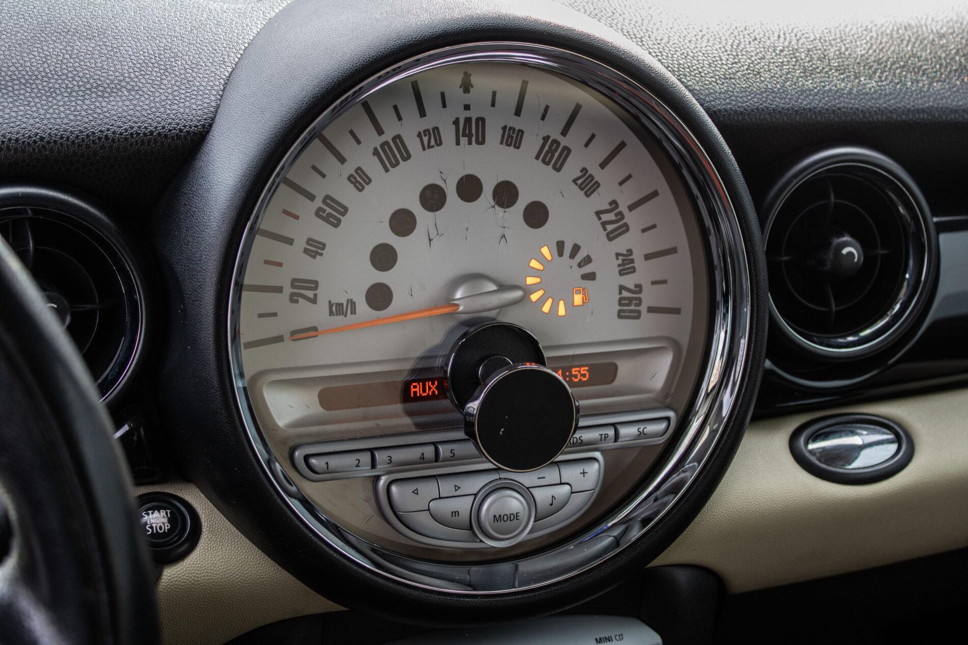 2009 MINI Cooper S, hnedá kombi, 123 100 km