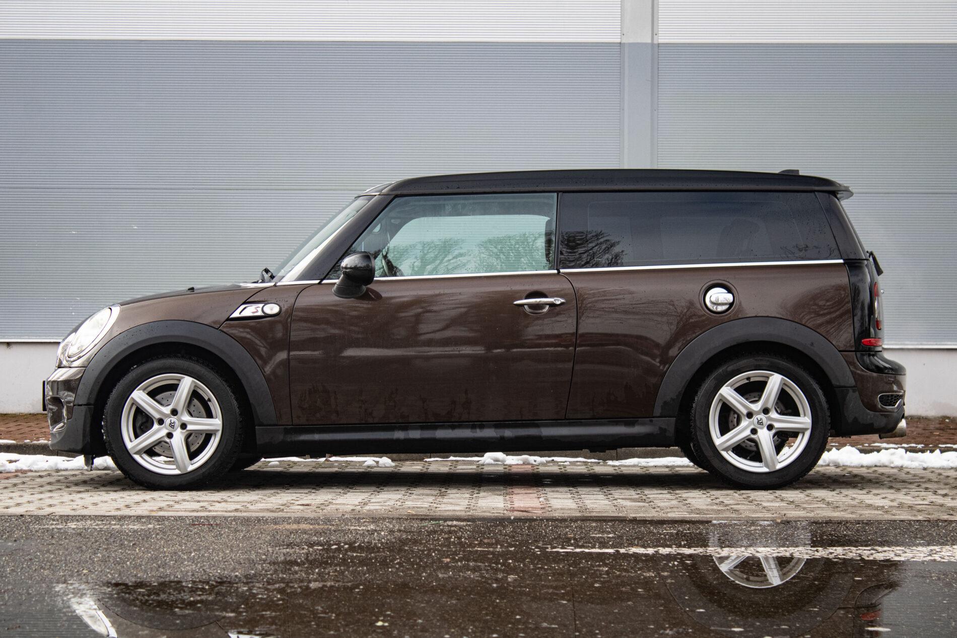 2009 MINI Cooper S, hnedá kombi, 123 100 km