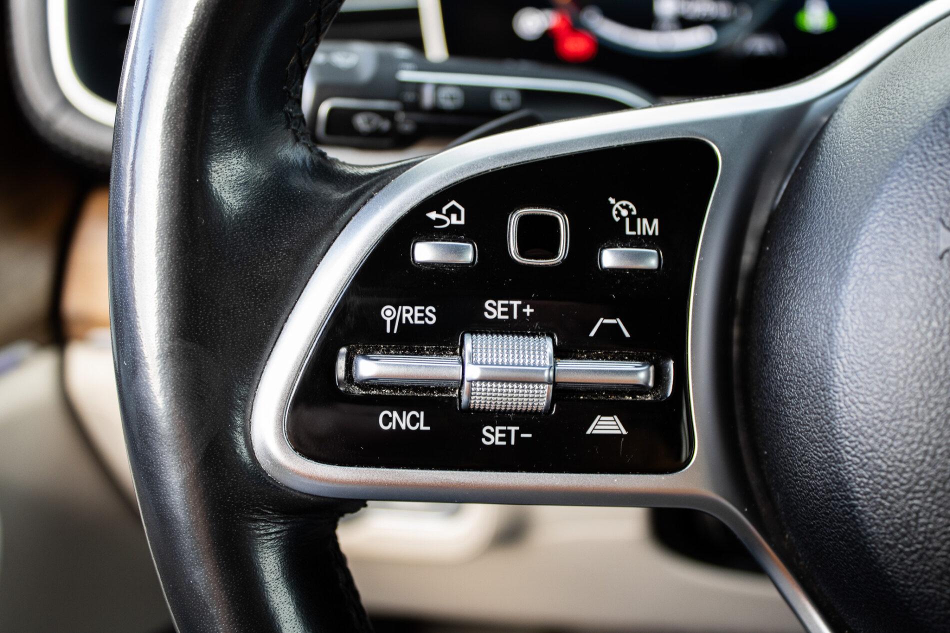 2021 Mercedes-Benz GLS 580, sivá suv, 109 687 km