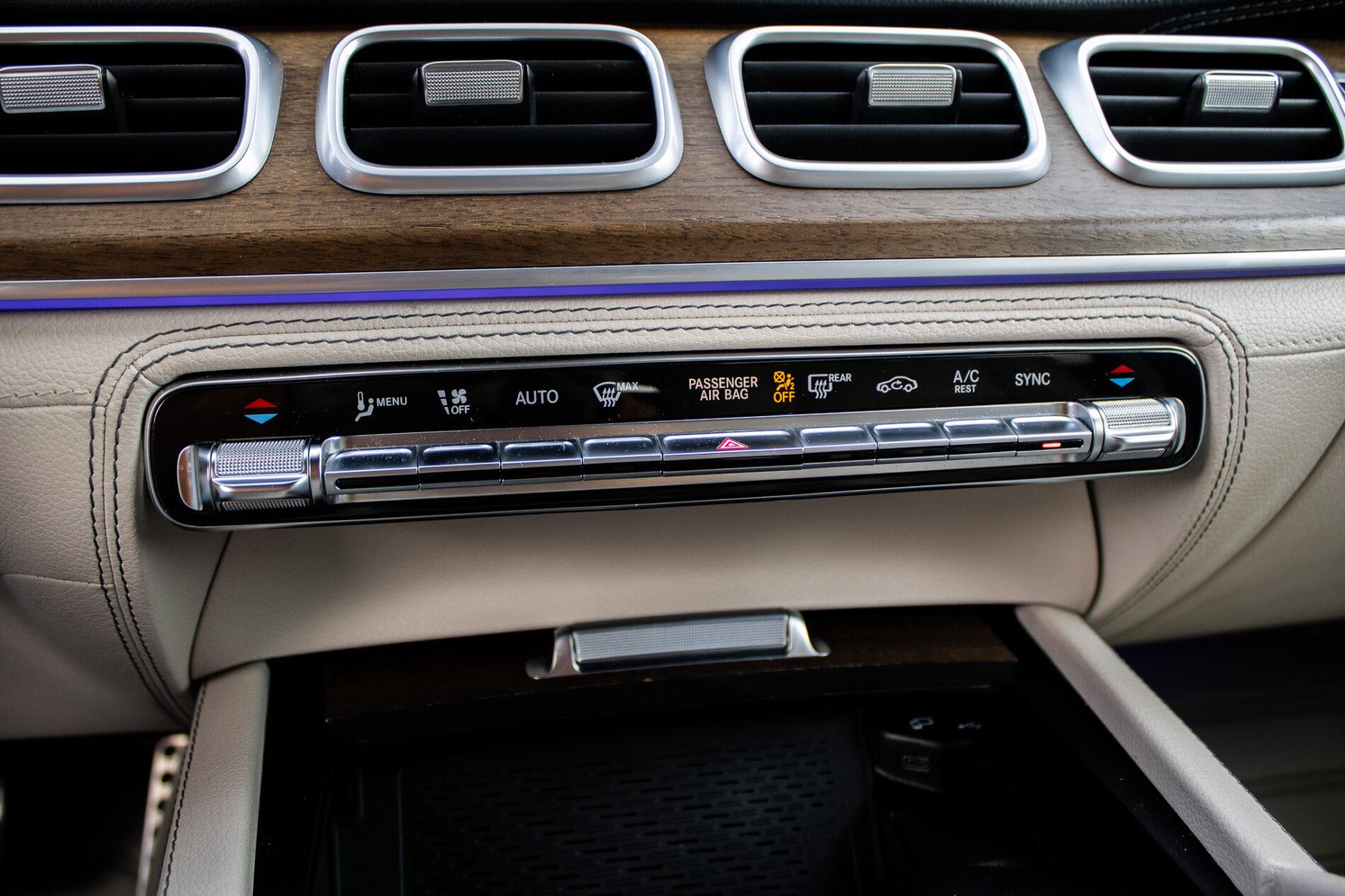 2021 Mercedes-Benz GLS 580, sivá suv, 109 687 km