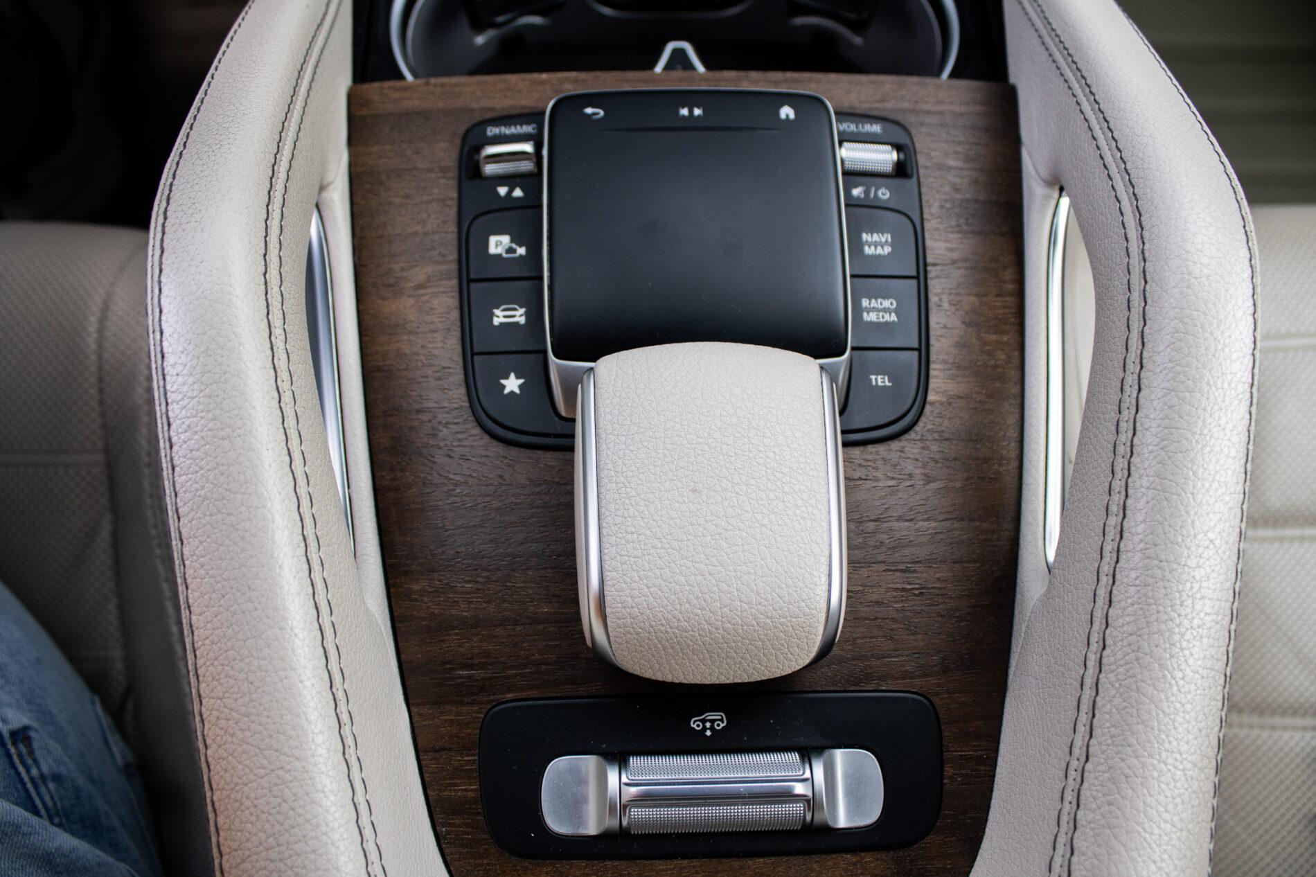 2021 Mercedes-Benz GLS 580, sivá suv, 109 687 km