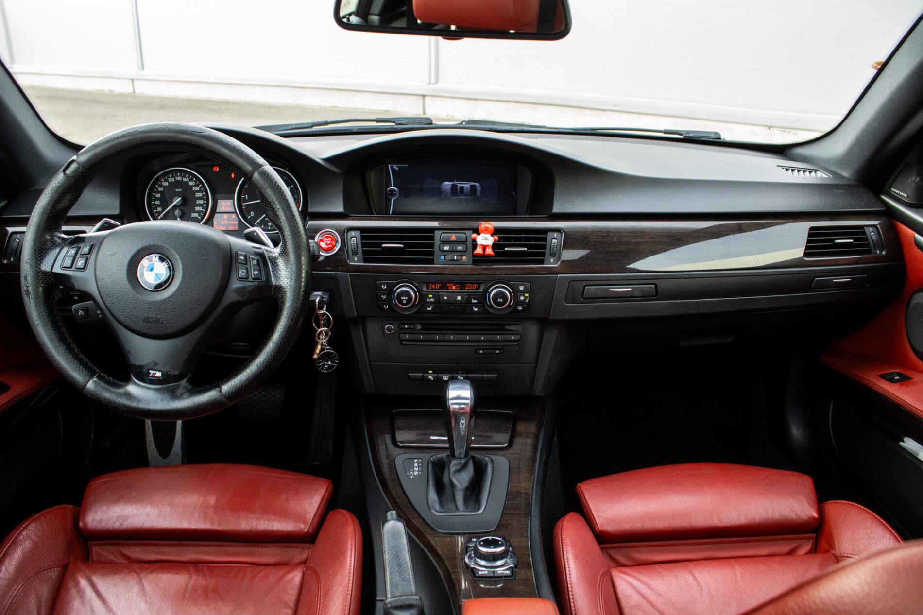 2010 BMW 330d, biela kupé, 297 399 km