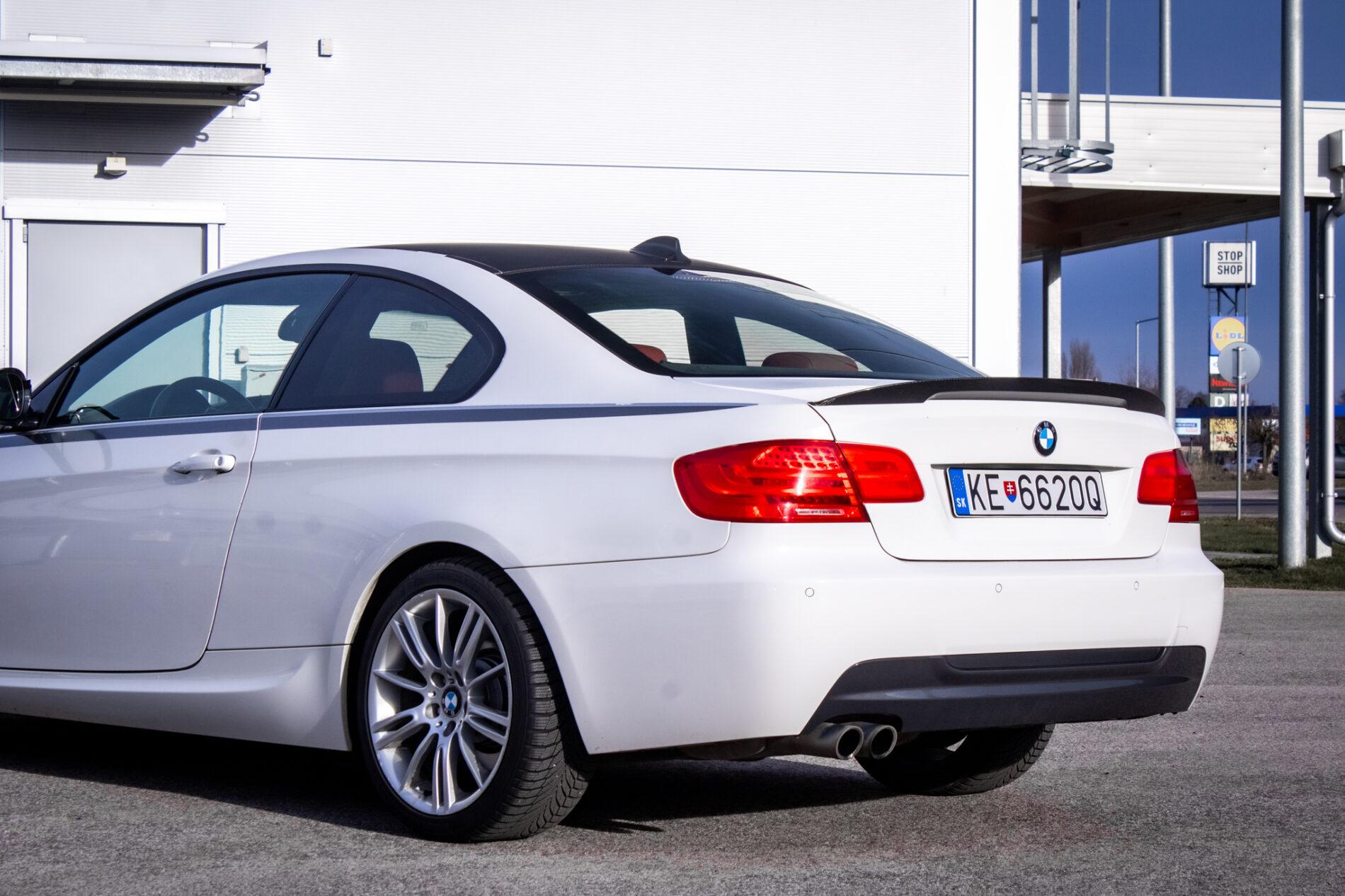 2010 BMW 330d, biela kupé, 297 399 km
