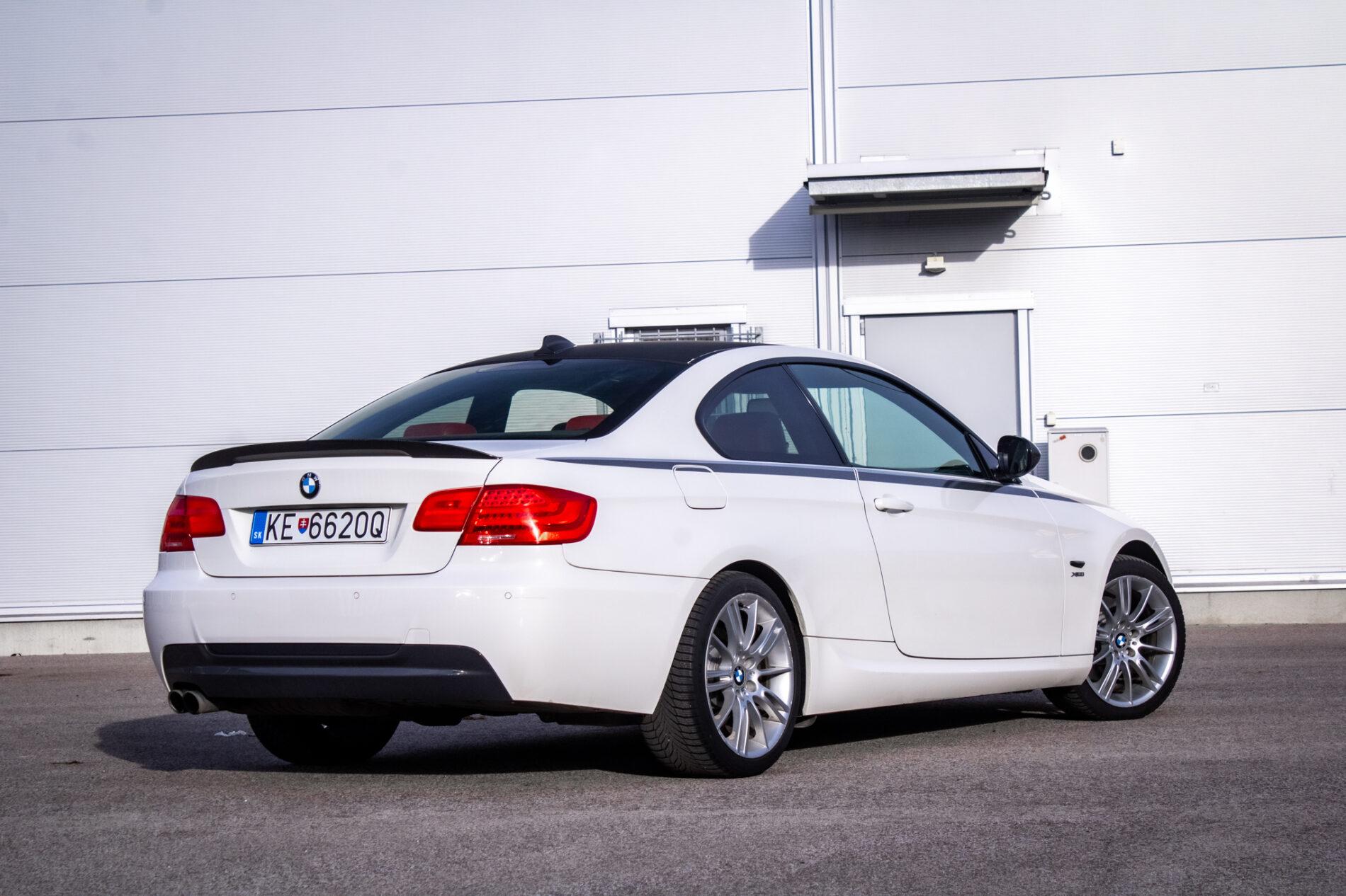 2010 BMW 330d, biela kupé, 297 399 km